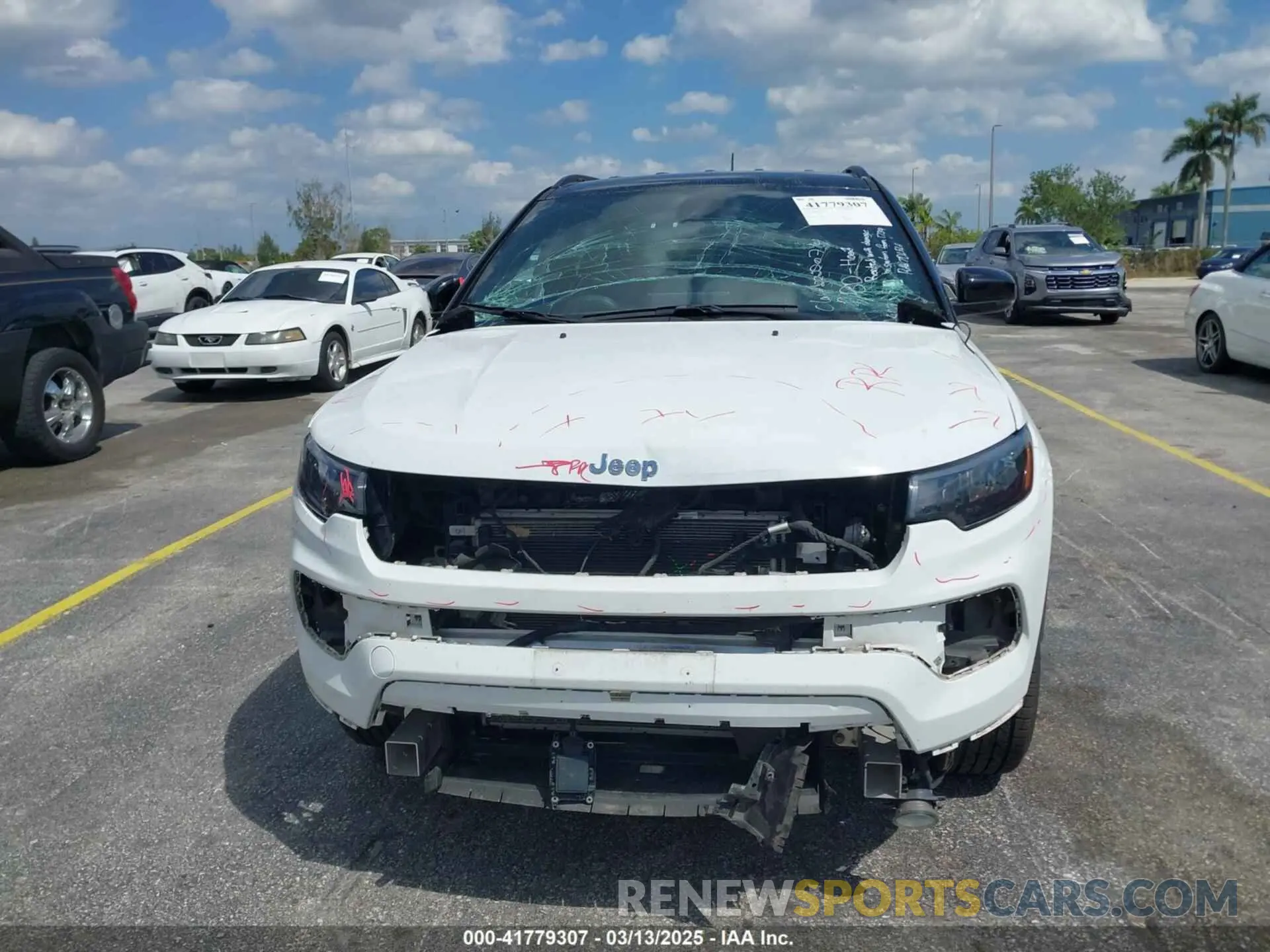 13 Photograph of a damaged car 3C4NJDCN9PT564826 JEEP COMPASS 2023