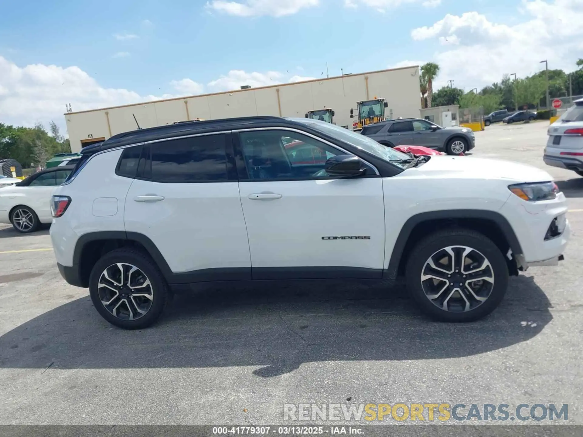 14 Photograph of a damaged car 3C4NJDCN9PT564826 JEEP COMPASS 2023