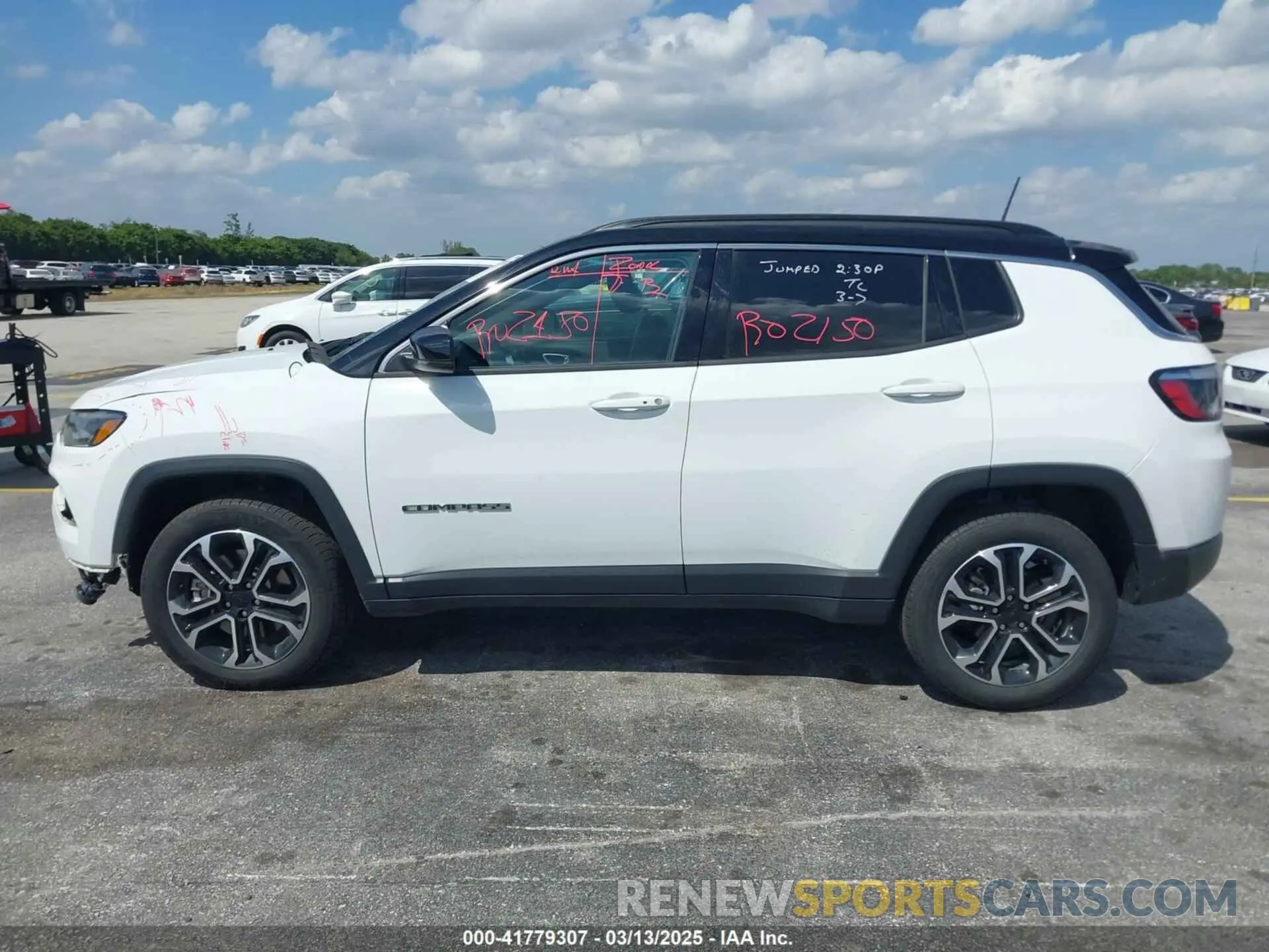 15 Photograph of a damaged car 3C4NJDCN9PT564826 JEEP COMPASS 2023
