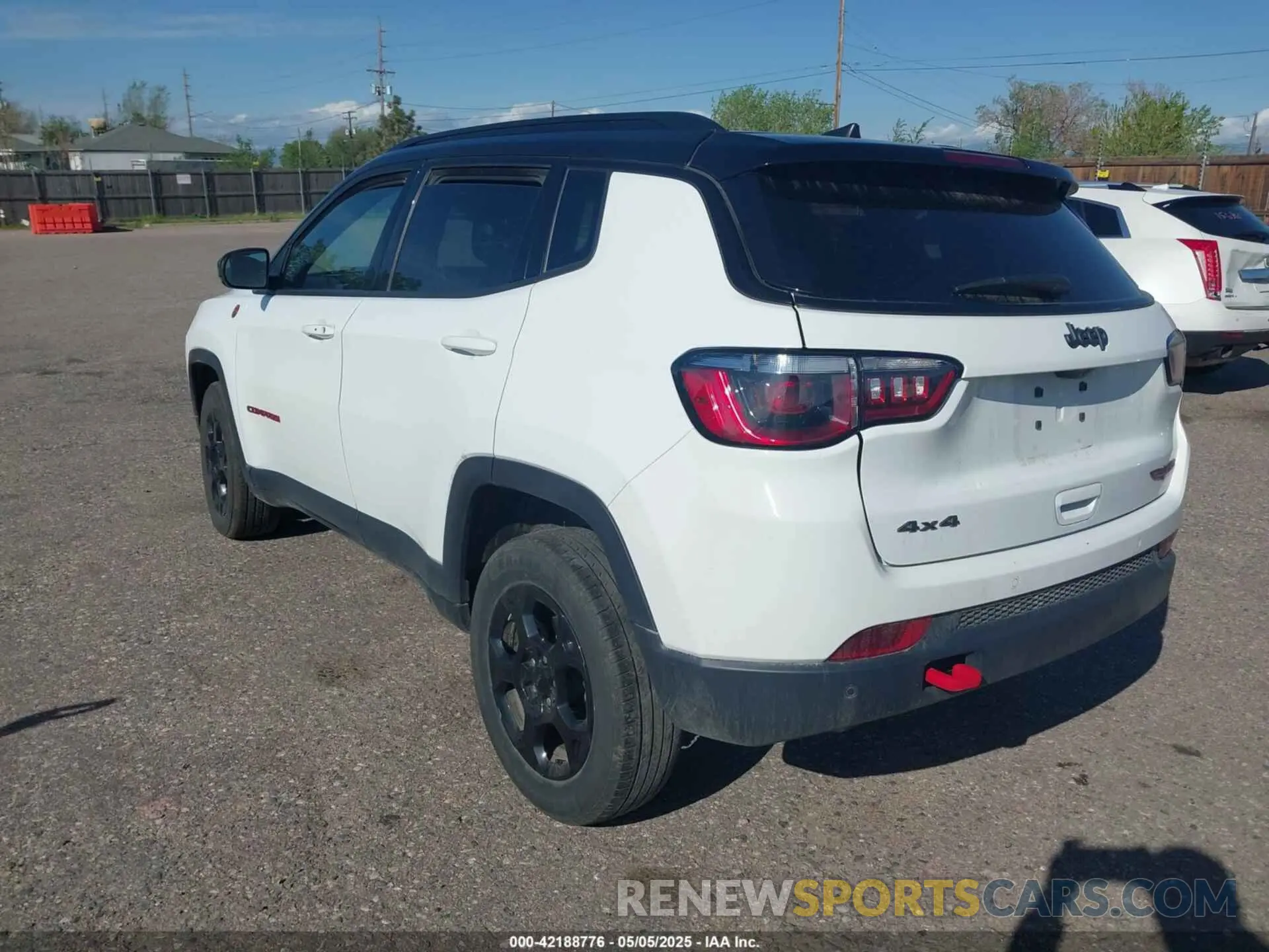 3 Photograph of a damaged car 3C4NJDDN0PT566656 JEEP COMPASS 2023