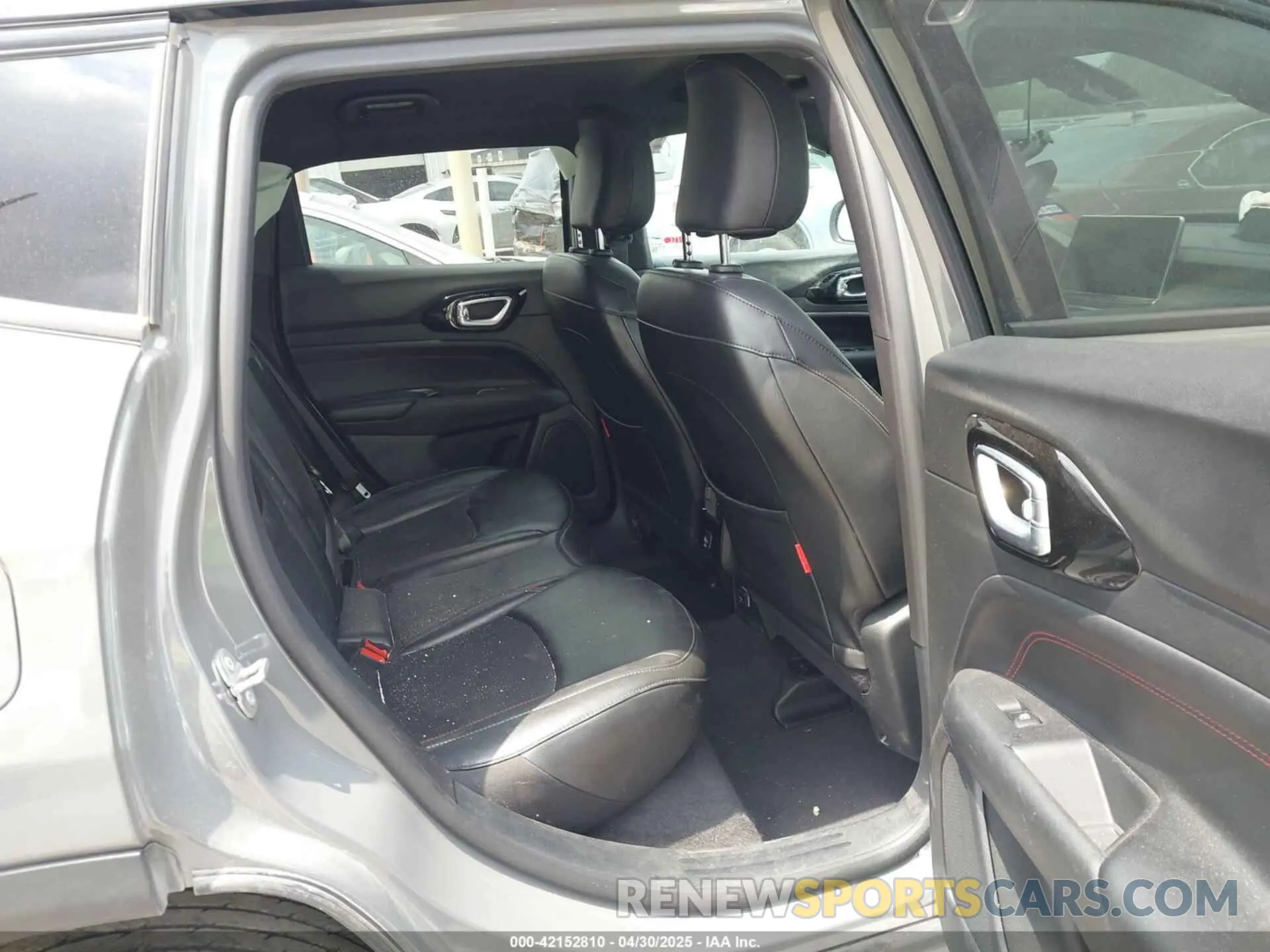 8 Фотография поврежденного автомобиля 3C4NJDDN1PT556640 JEEP COMPASS 2023