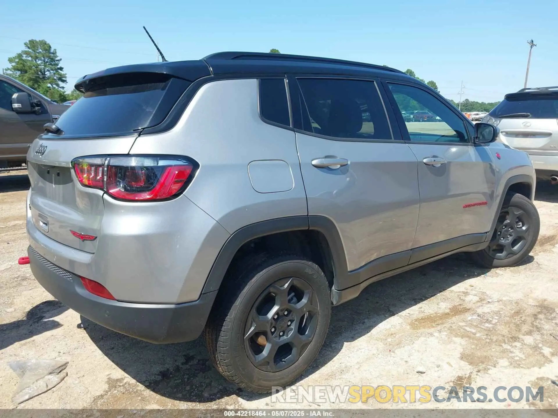 4 Фотография поврежденного автомобиля 3C4NJDDN3PT527995 JEEP COMPASS 2023