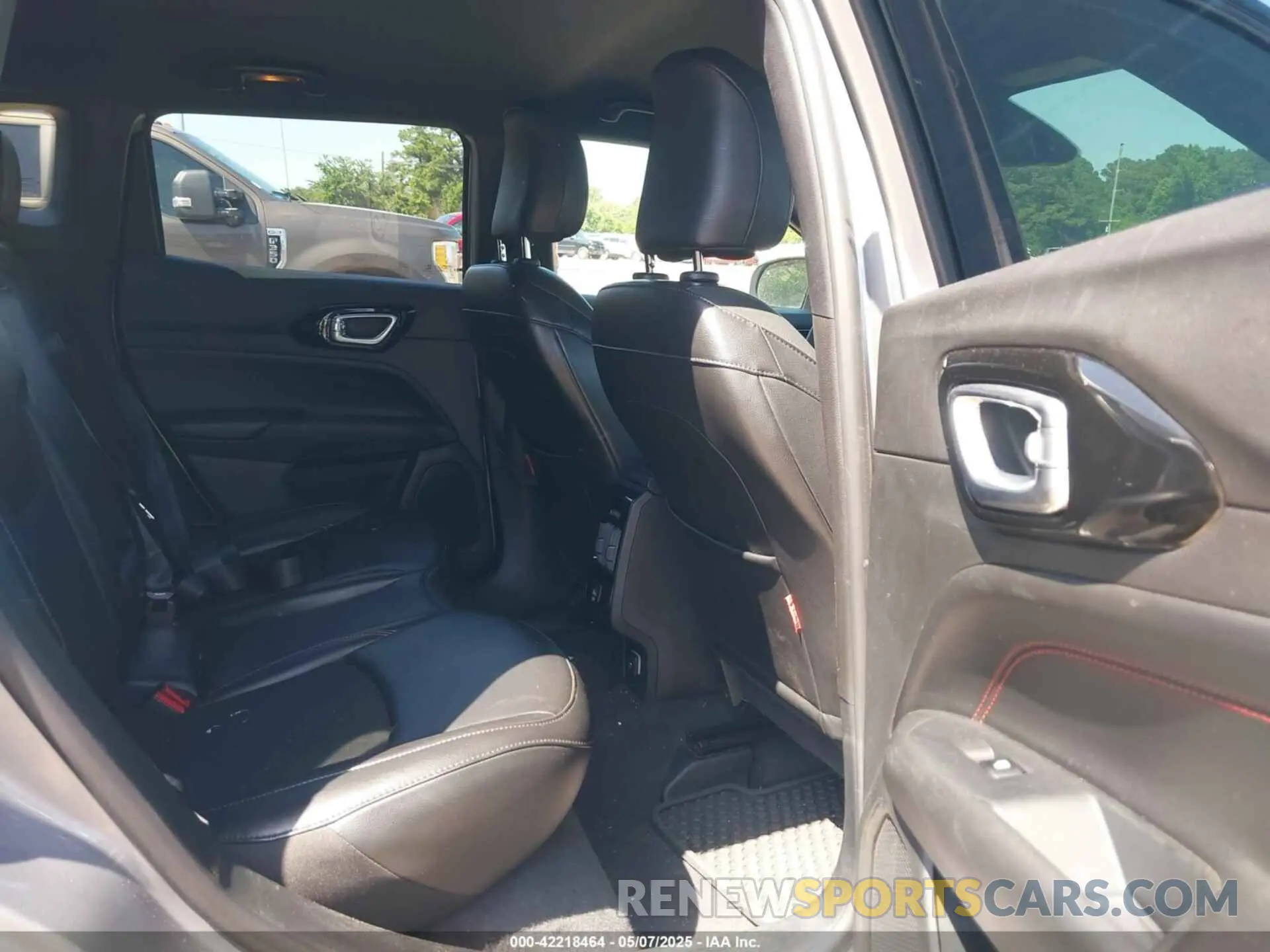 8 Фотография поврежденного автомобиля 3C4NJDDN3PT527995 JEEP COMPASS 2023