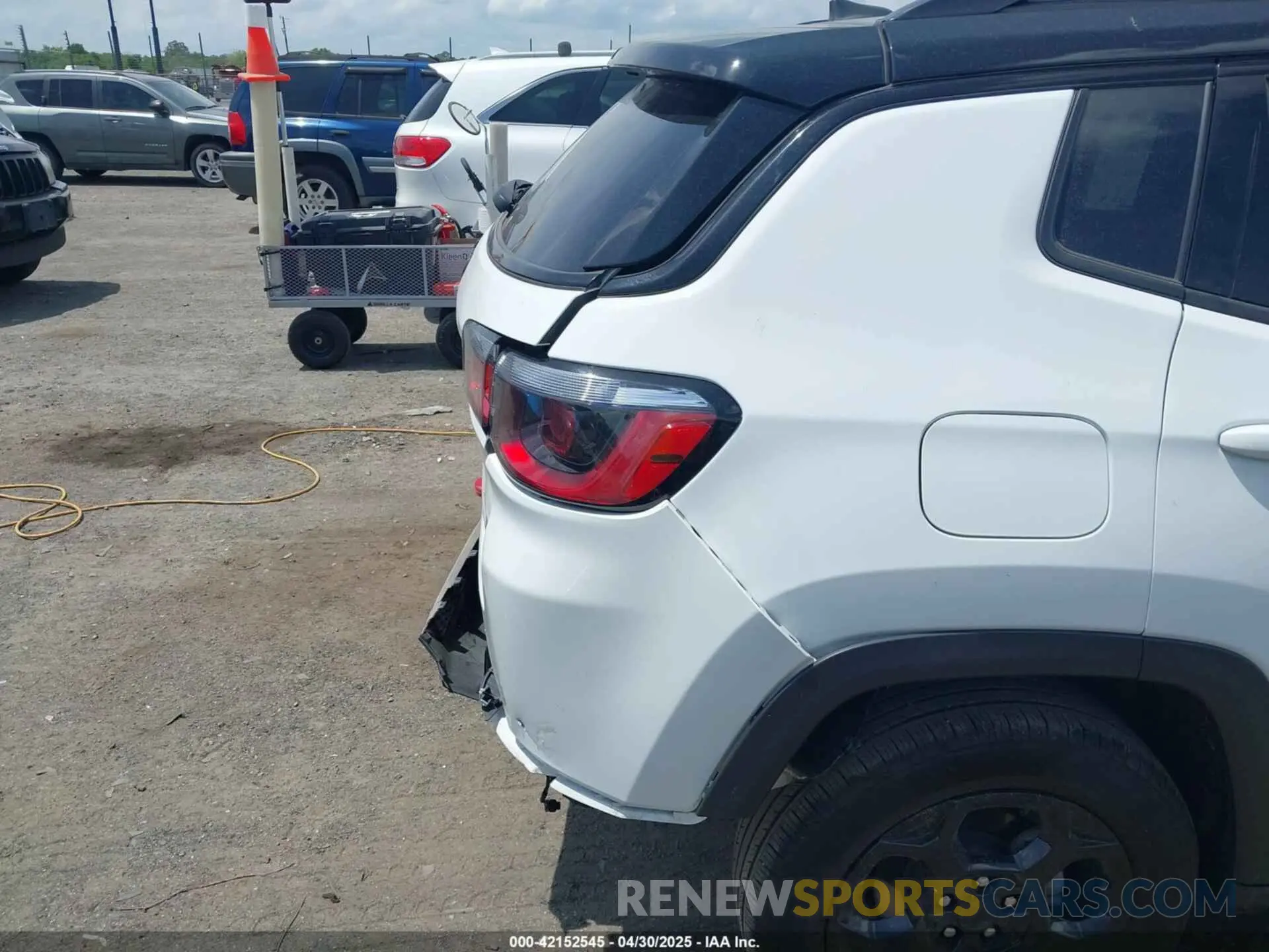 17 Фотография поврежденного автомобиля 3C4NJDDN5PT557872 JEEP COMPASS 2023