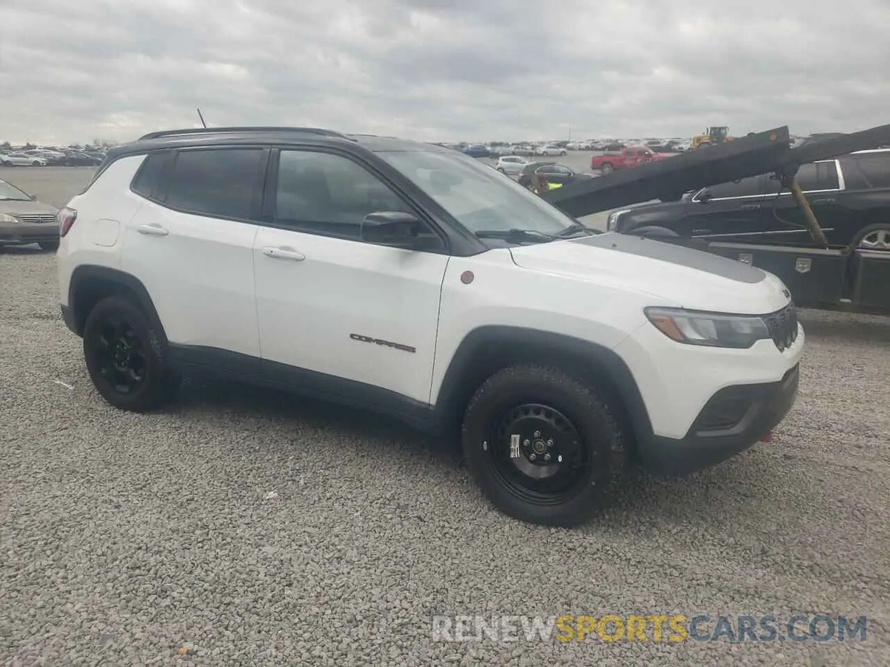 4 Photograph of a damaged car 3C4NJDDN5PT565793 JEEP COMPASS 2023
