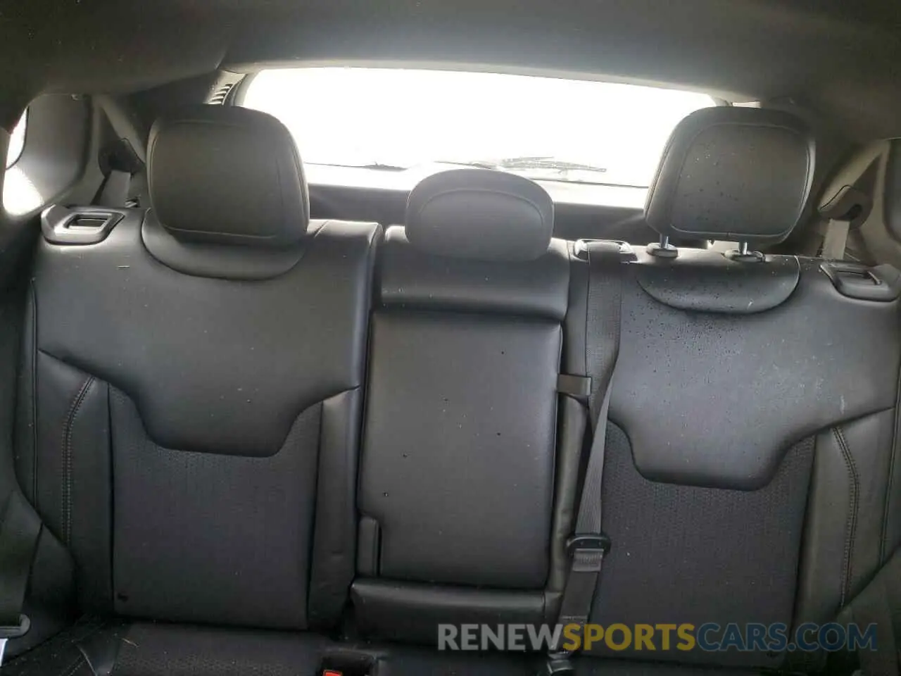 10 Photograph of a damaged car 3C4NJDDN5PT565812 JEEP COMPASS 2023