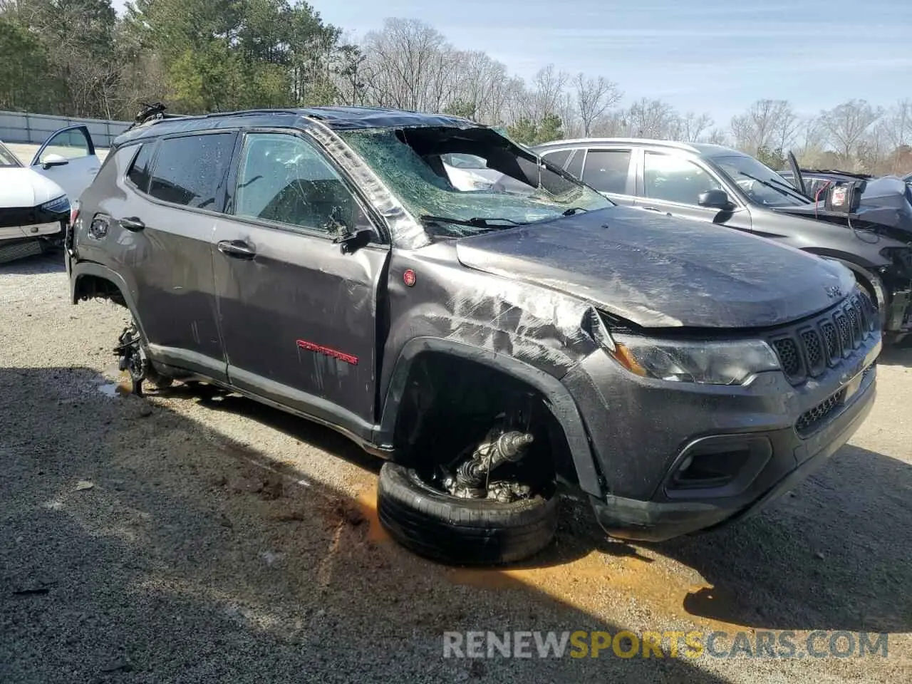 4 Photograph of a damaged car 3C4NJDDN5PT565812 JEEP COMPASS 2023