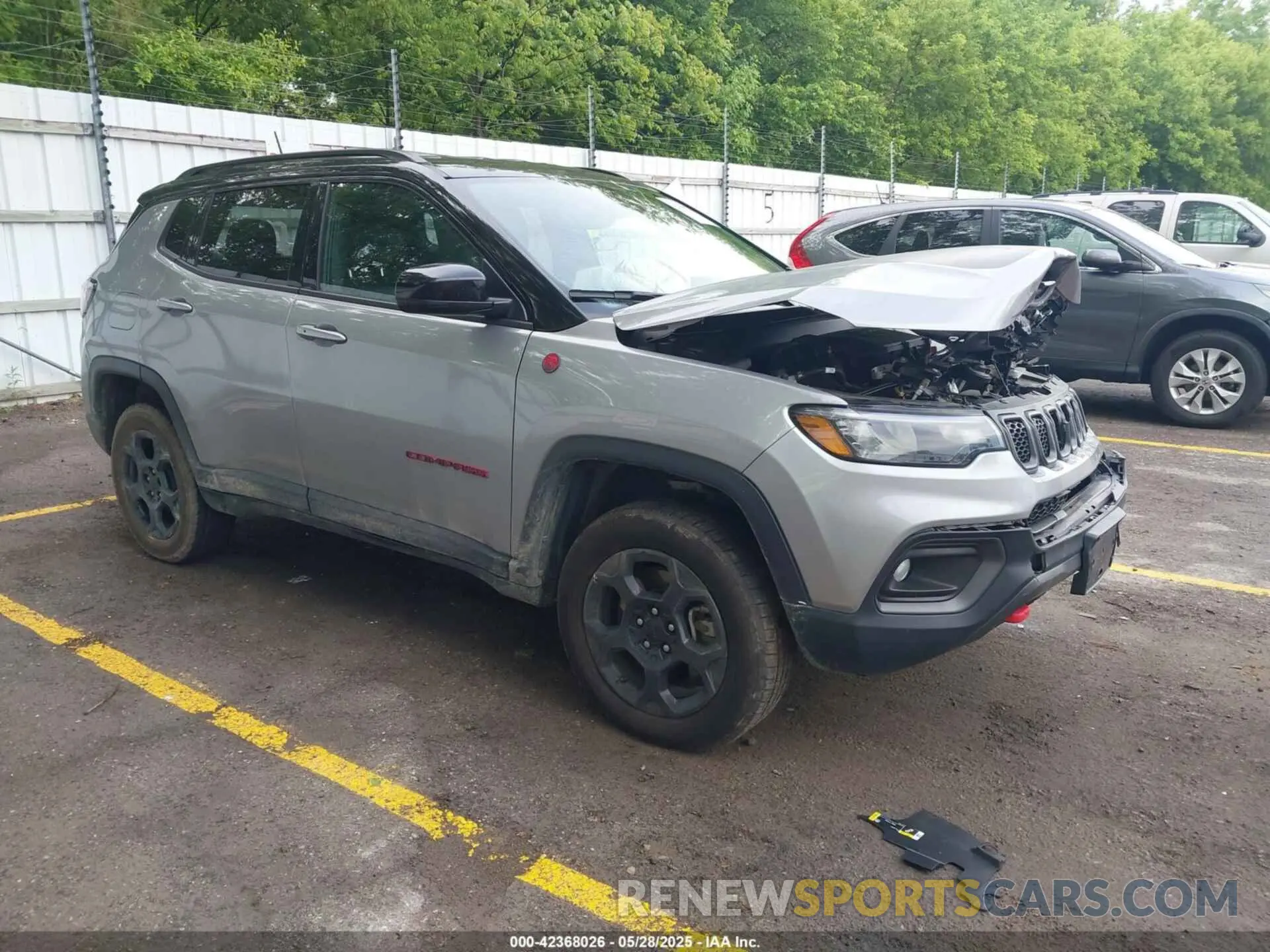 1 Photograph of a damaged car 3C4NJDDN8PT524820 JEEP COMPASS 2023