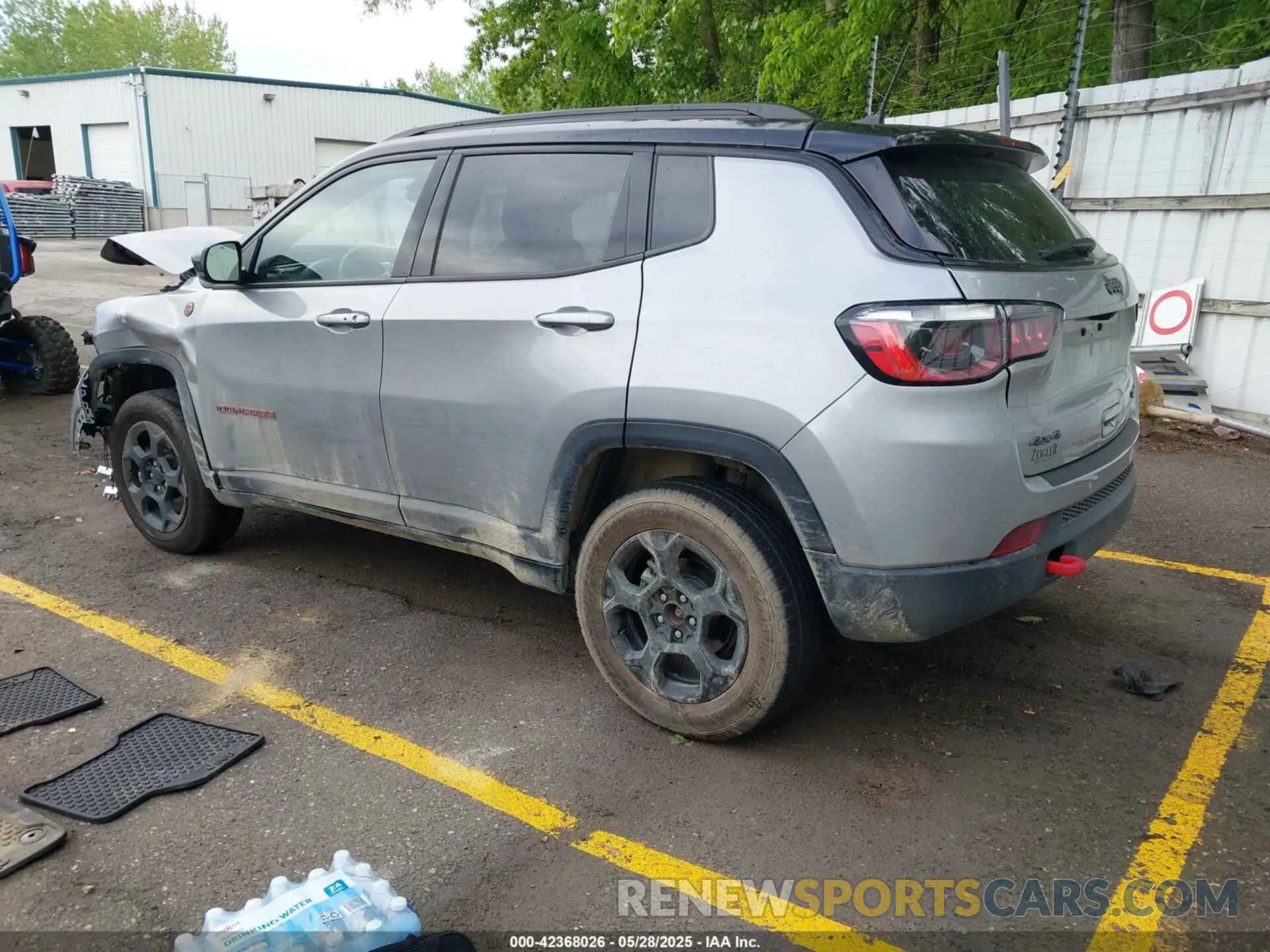 3 Photograph of a damaged car 3C4NJDDN8PT524820 JEEP COMPASS 2023
