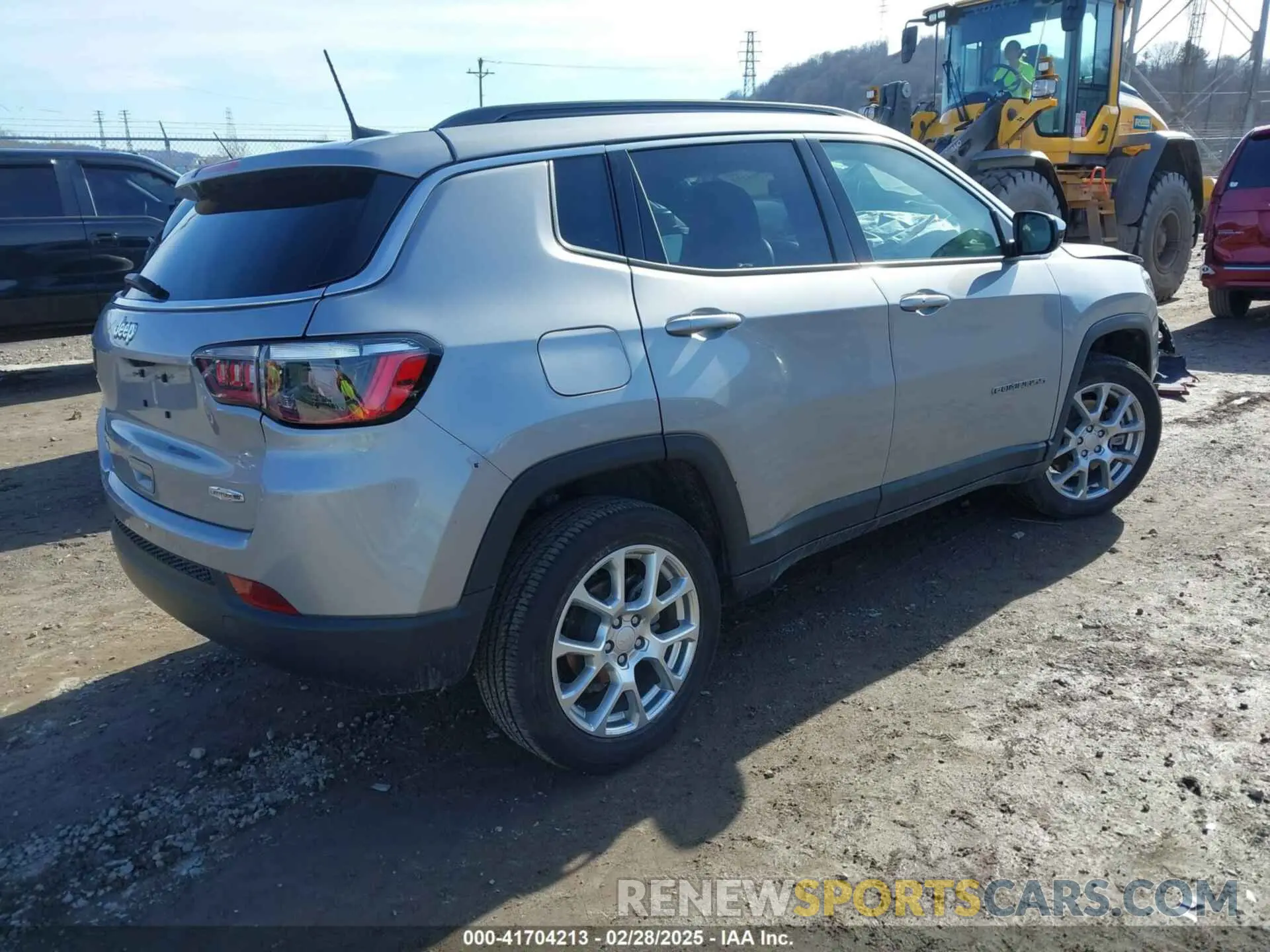 4 Photograph of a damaged car 3C4NJDFN0PT519625 JEEP COMPASS 2023