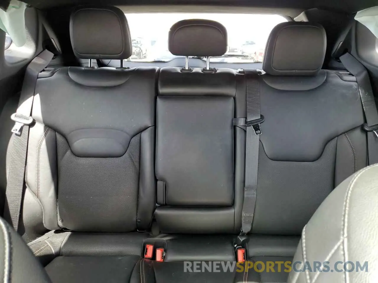 10 Photograph of a damaged car 3C4NJDFN3PT517934 JEEP COMPASS 2023