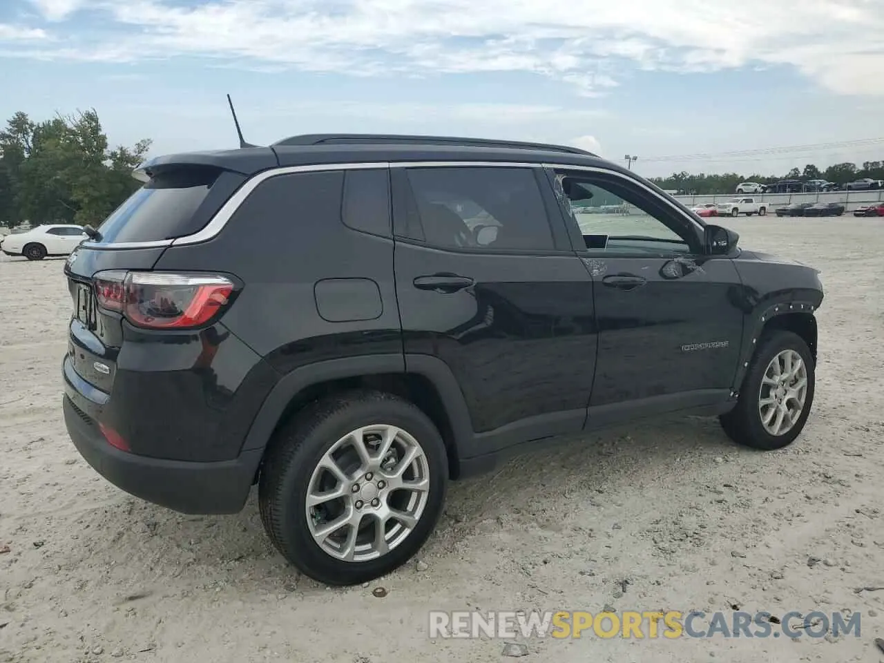 3 Photograph of a damaged car 3C4NJDFN5PT533259 JEEP COMPASS 2023
