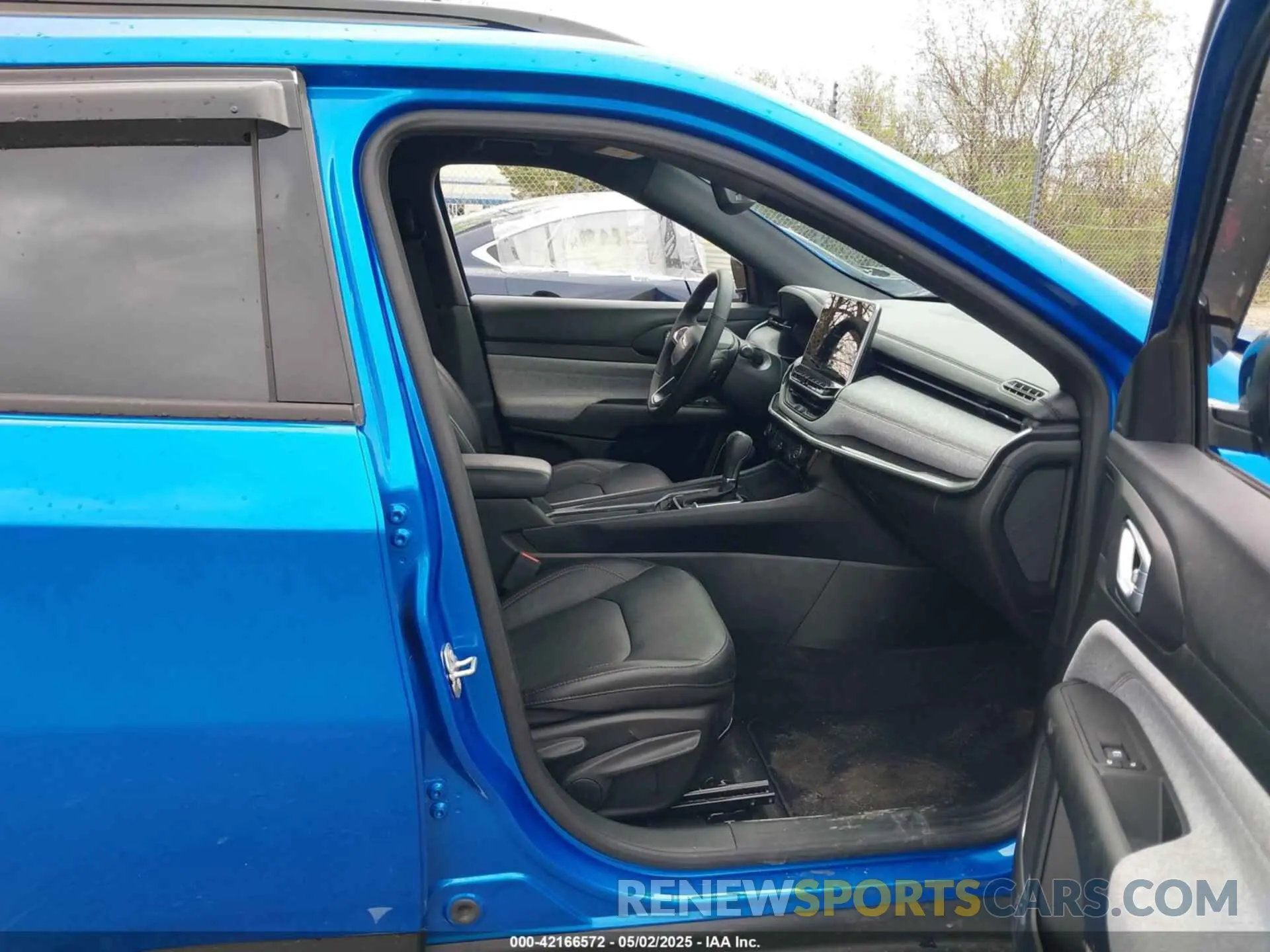 5 Photograph of a damaged car 3C4NJDFN6PT513988 JEEP COMPASS 2023