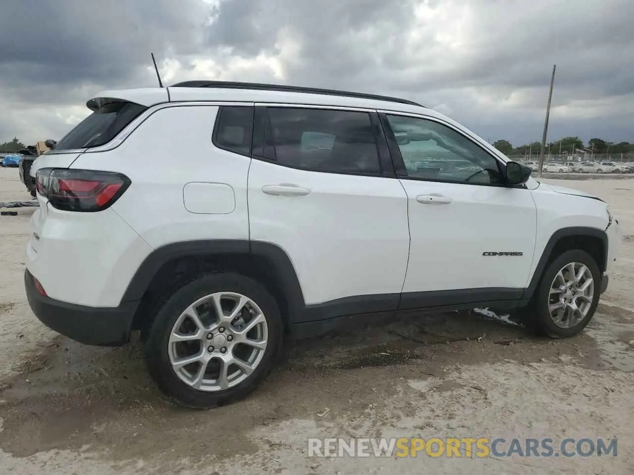 3 Photograph of a damaged car 3C4NJDFN9PT545348 JEEP COMPASS 2023