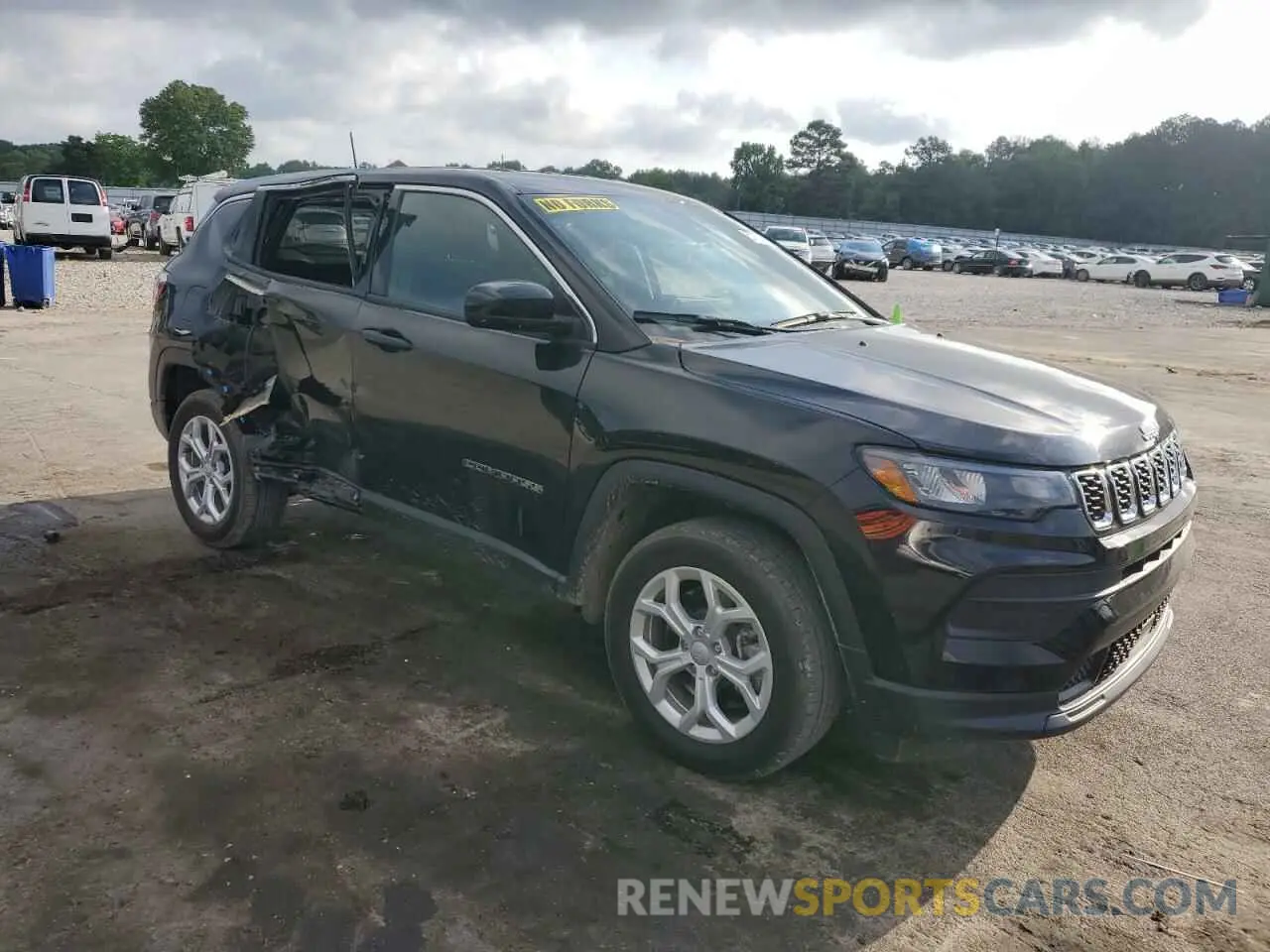 4 Photograph of a damaged car 3C4NJDAN0RT154020 JEEP COMPASS 2024