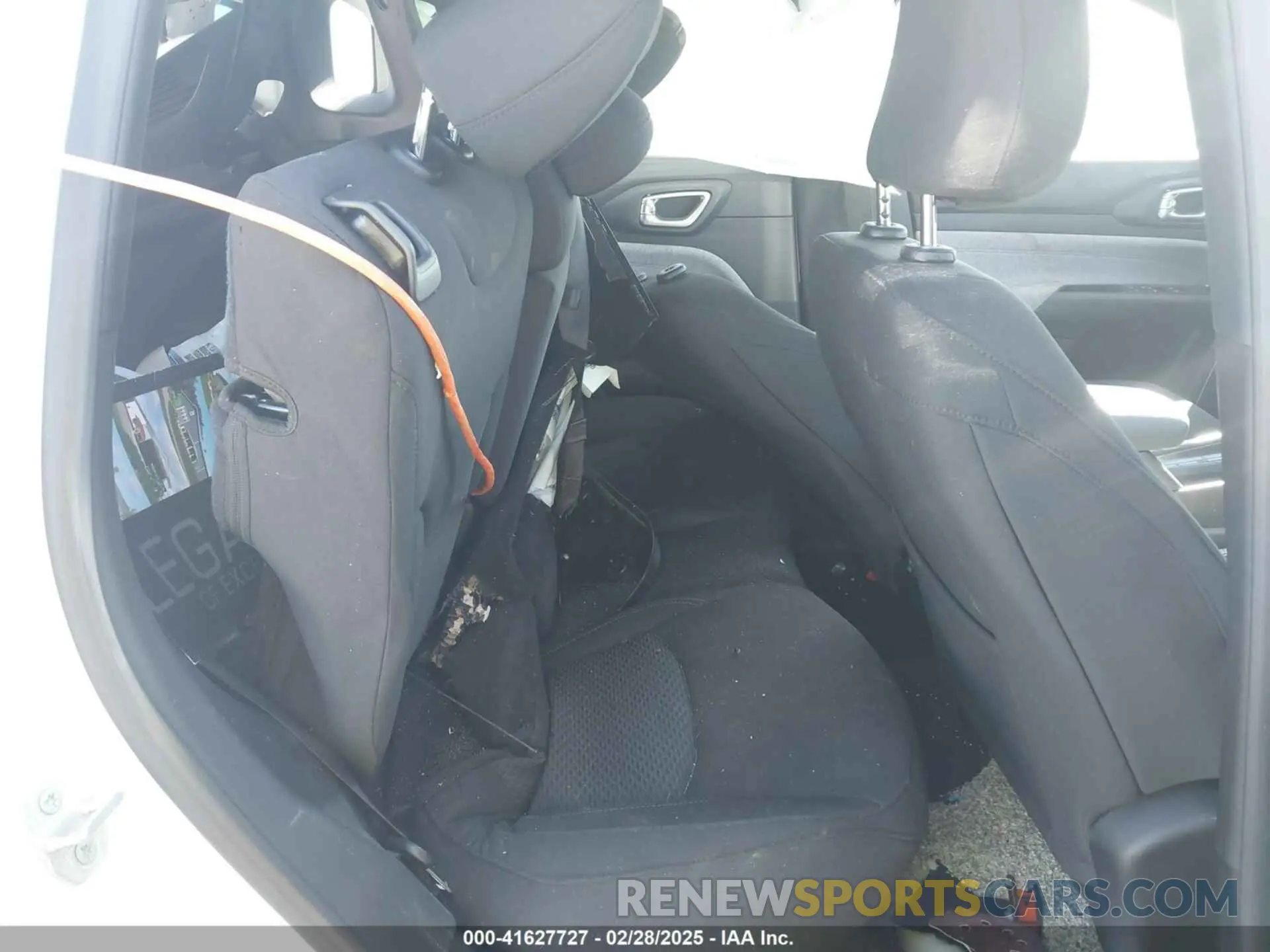 8 Фотография поврежденного автомобиля 3C4NJDAN4RT108867 JEEP COMPASS 2024