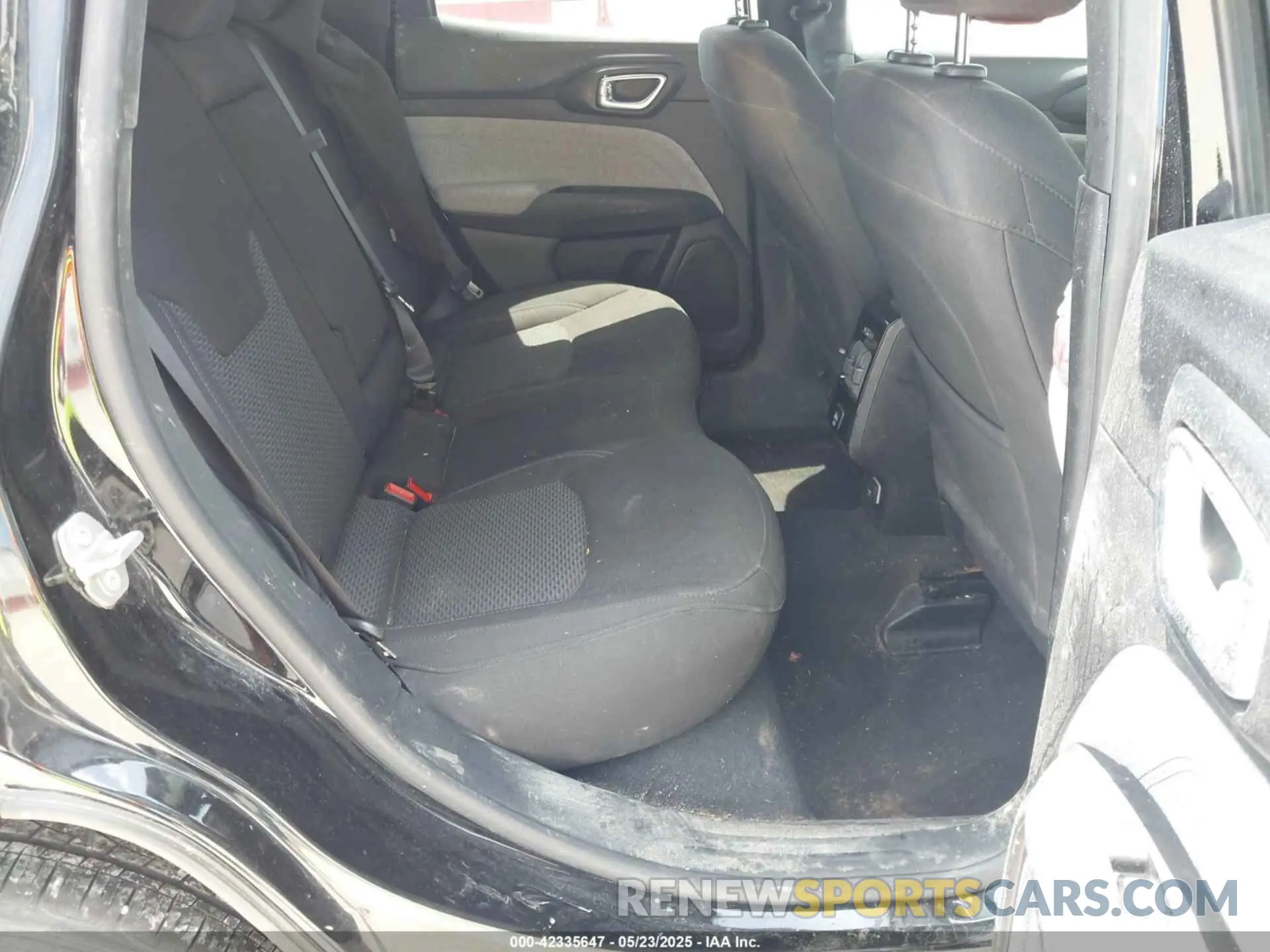 8 Фотография поврежденного автомобиля 3C4NJDAN5RT105556 JEEP COMPASS 2024