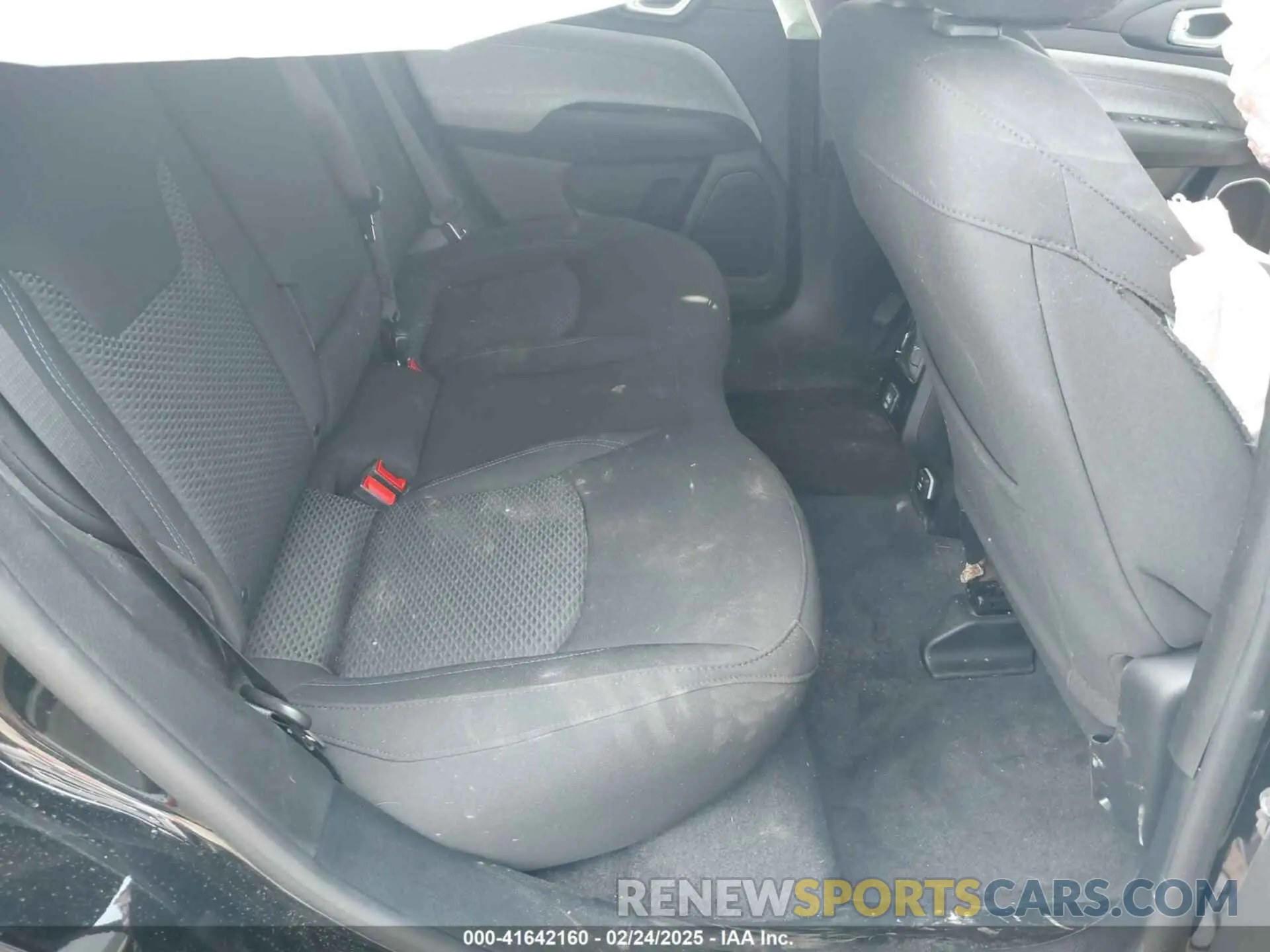 8 Photograph of a damaged car 3C4NJDAN5RT143675 JEEP COMPASS 2024