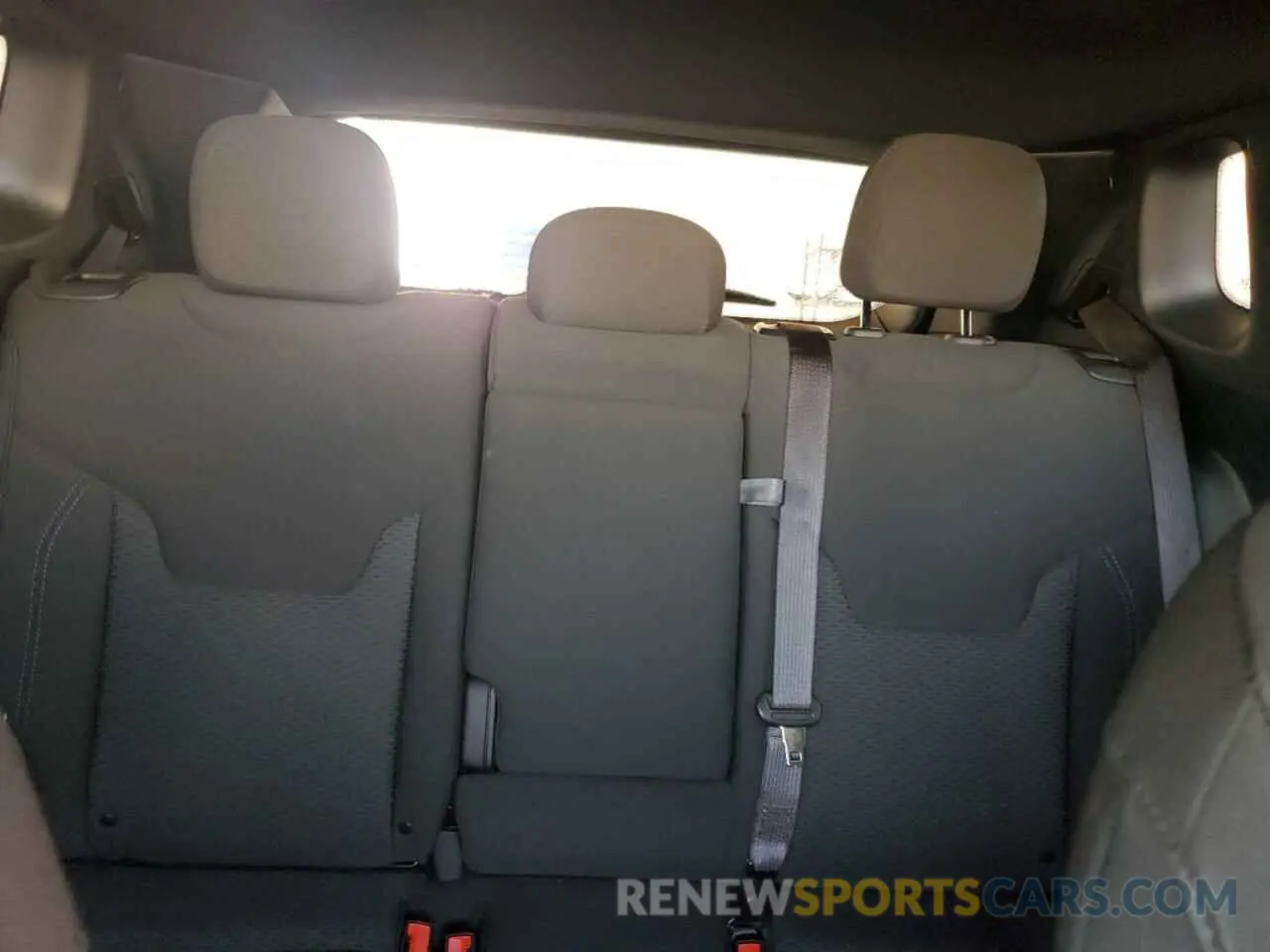 10 Photograph of a damaged car 3C4NJDAN6RT135066 JEEP COMPASS 2024