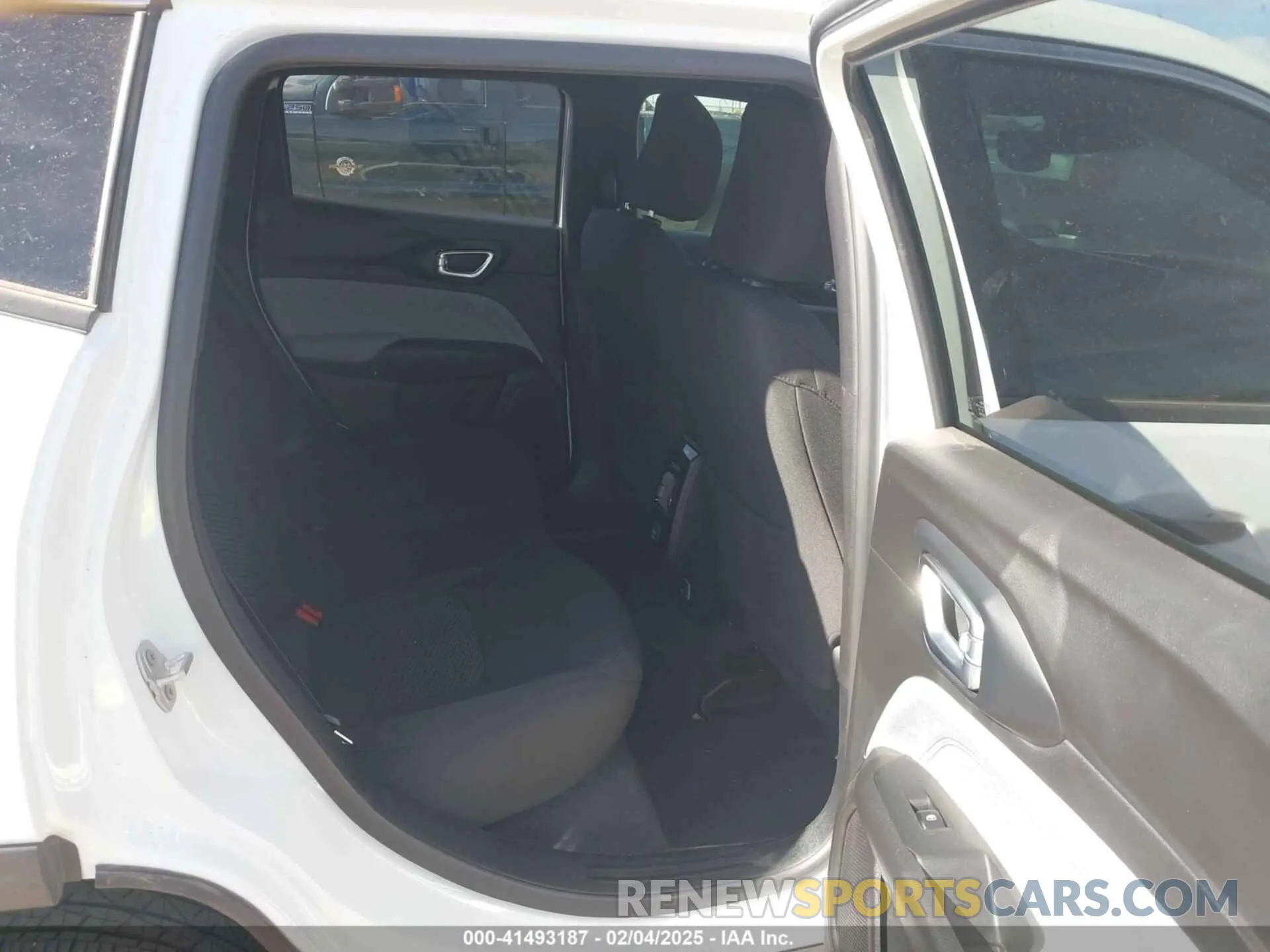 8 Фотография поврежденного автомобиля 3C4NJDAN8RT170417 JEEP COMPASS 2024