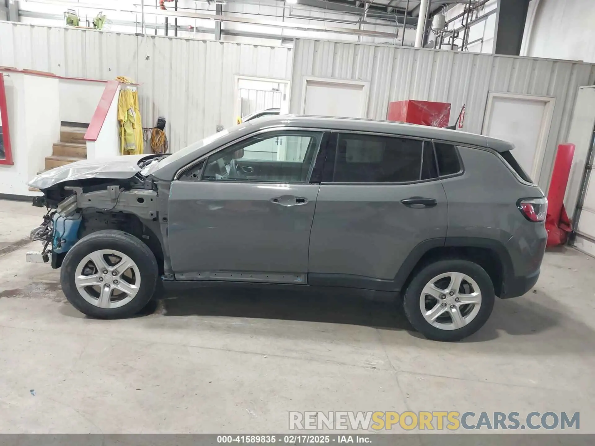 14 Photograph of a damaged car 3C4NJDAN8RT580067 JEEP COMPASS 2024
