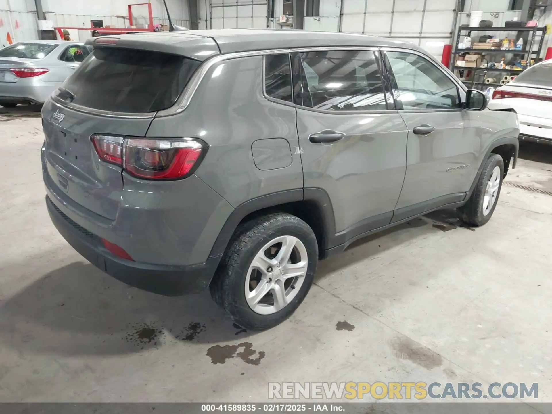 4 Photograph of a damaged car 3C4NJDAN8RT580067 JEEP COMPASS 2024