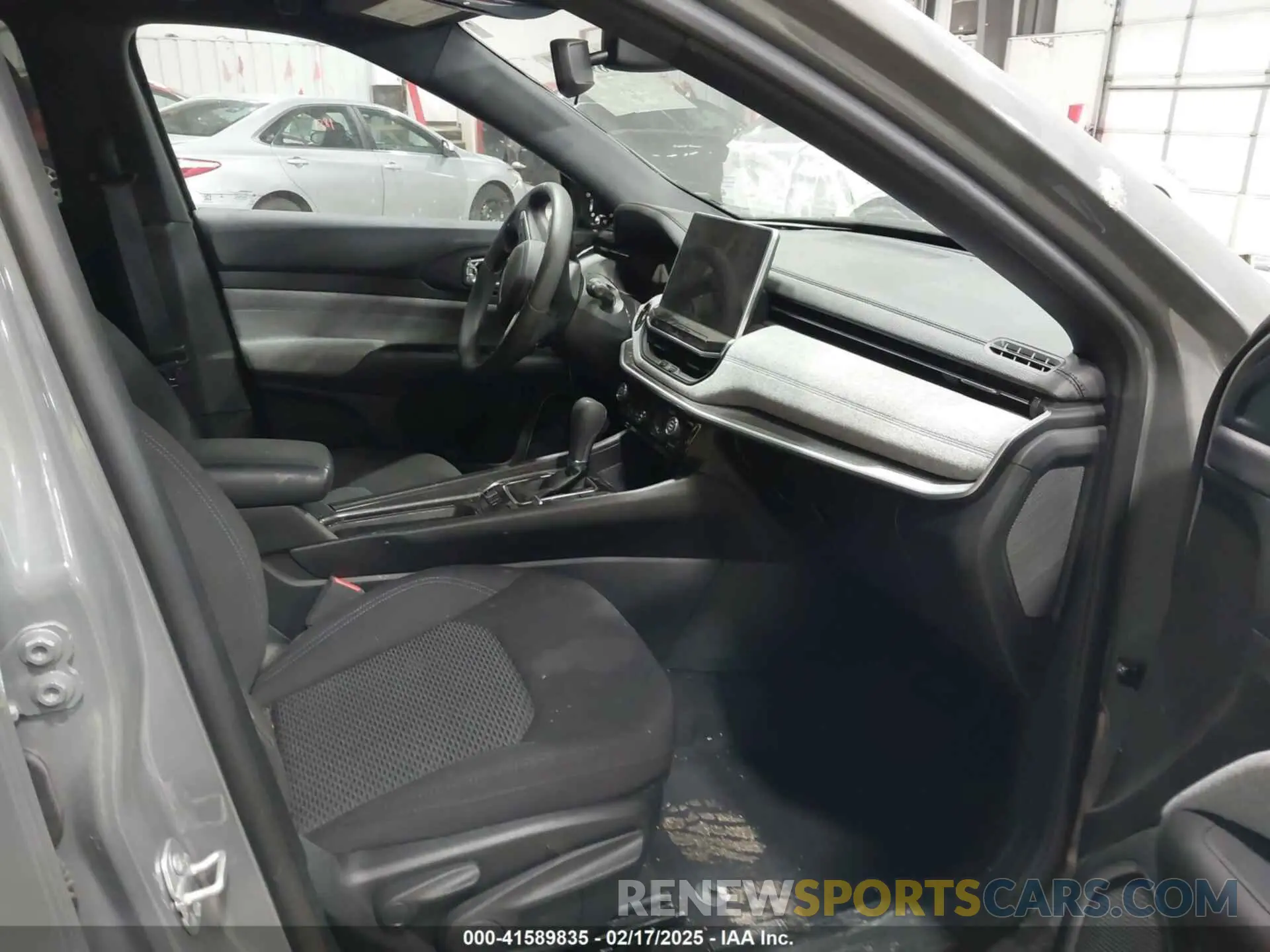 5 Photograph of a damaged car 3C4NJDAN8RT580067 JEEP COMPASS 2024