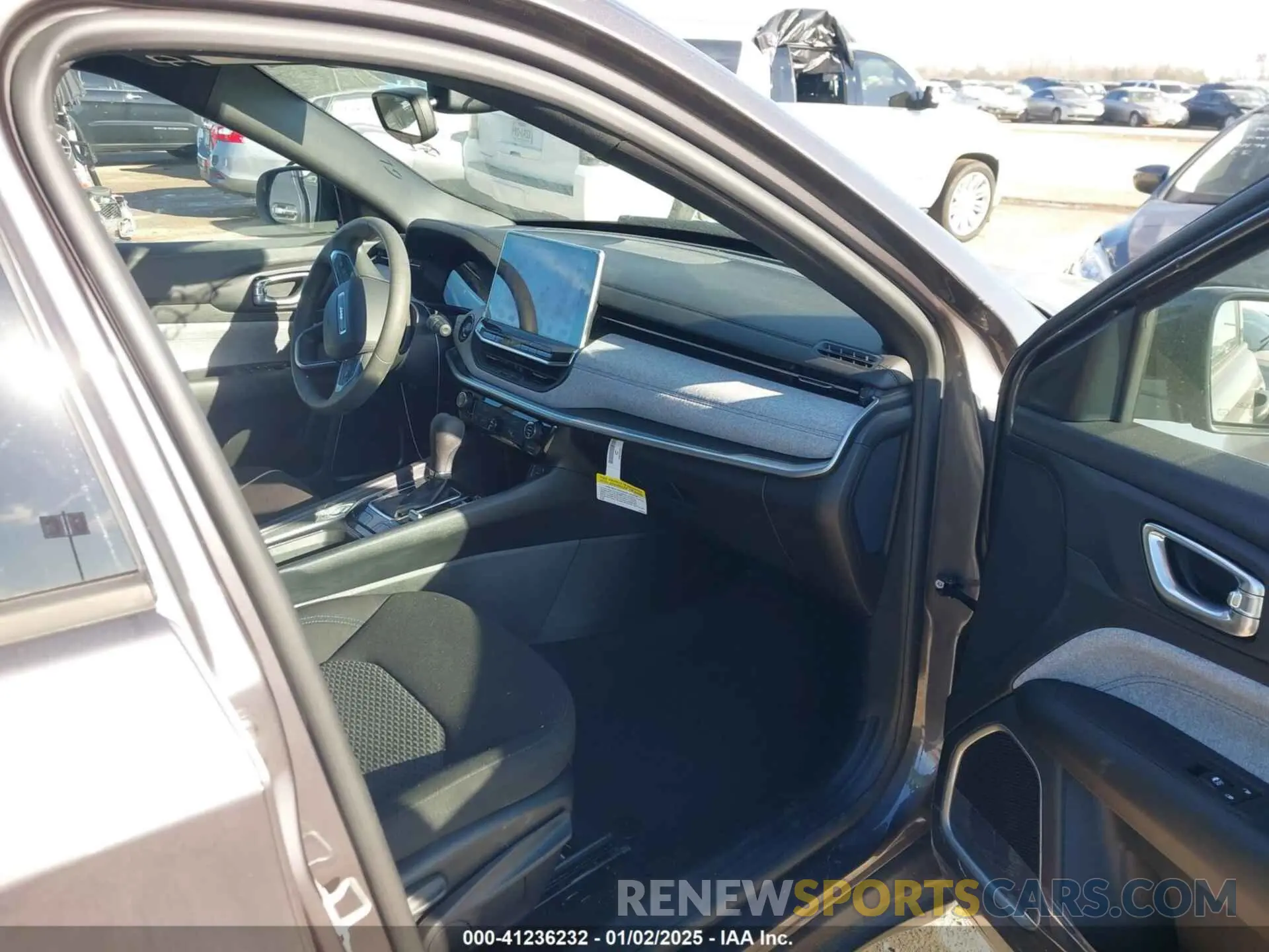 5 Photograph of a damaged car 3C4NJDANXRT121722 JEEP COMPASS 2024