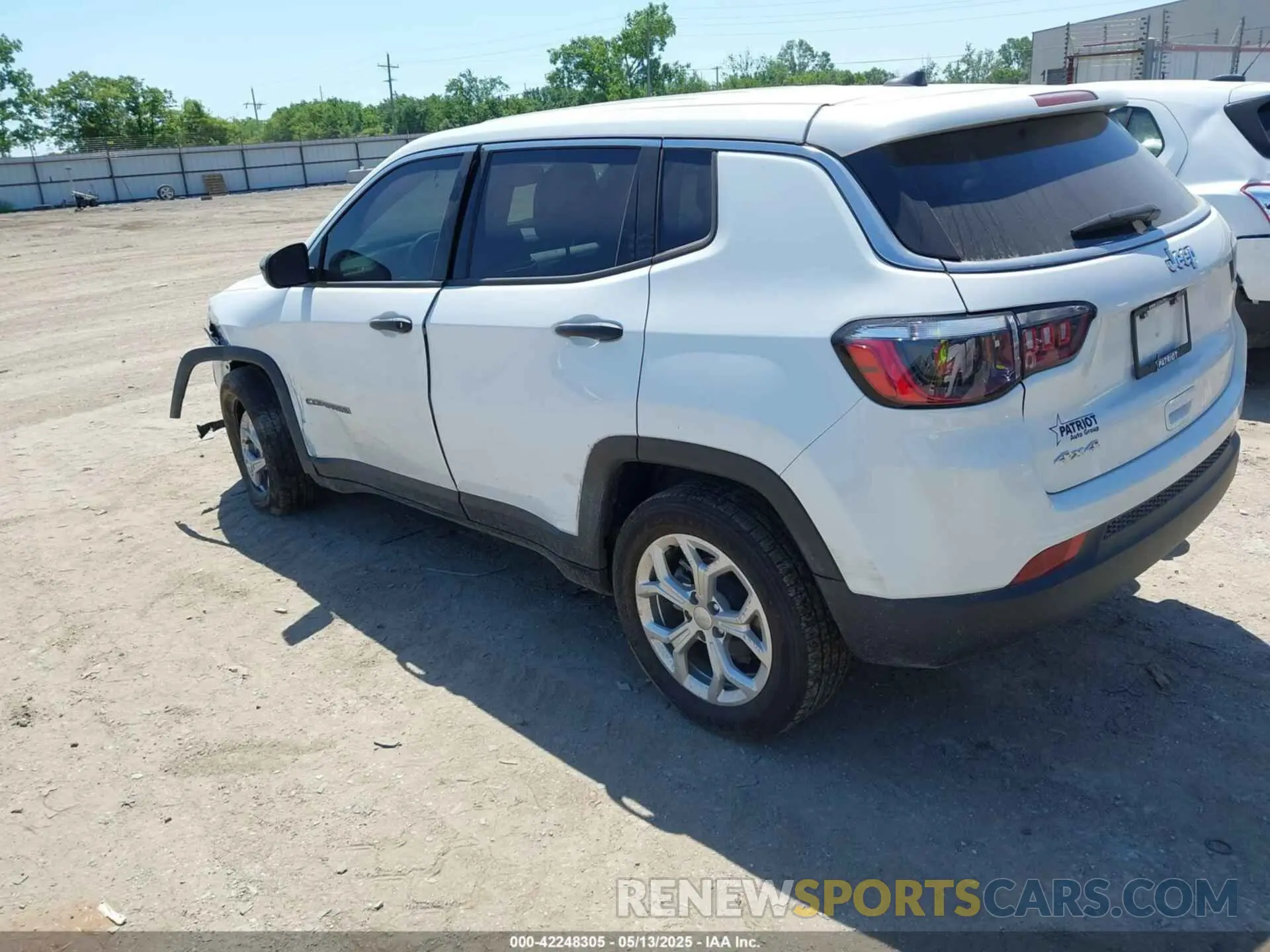 3 Фотография поврежденного автомобиля 3C4NJDANXRT166403 JEEP COMPASS 2024