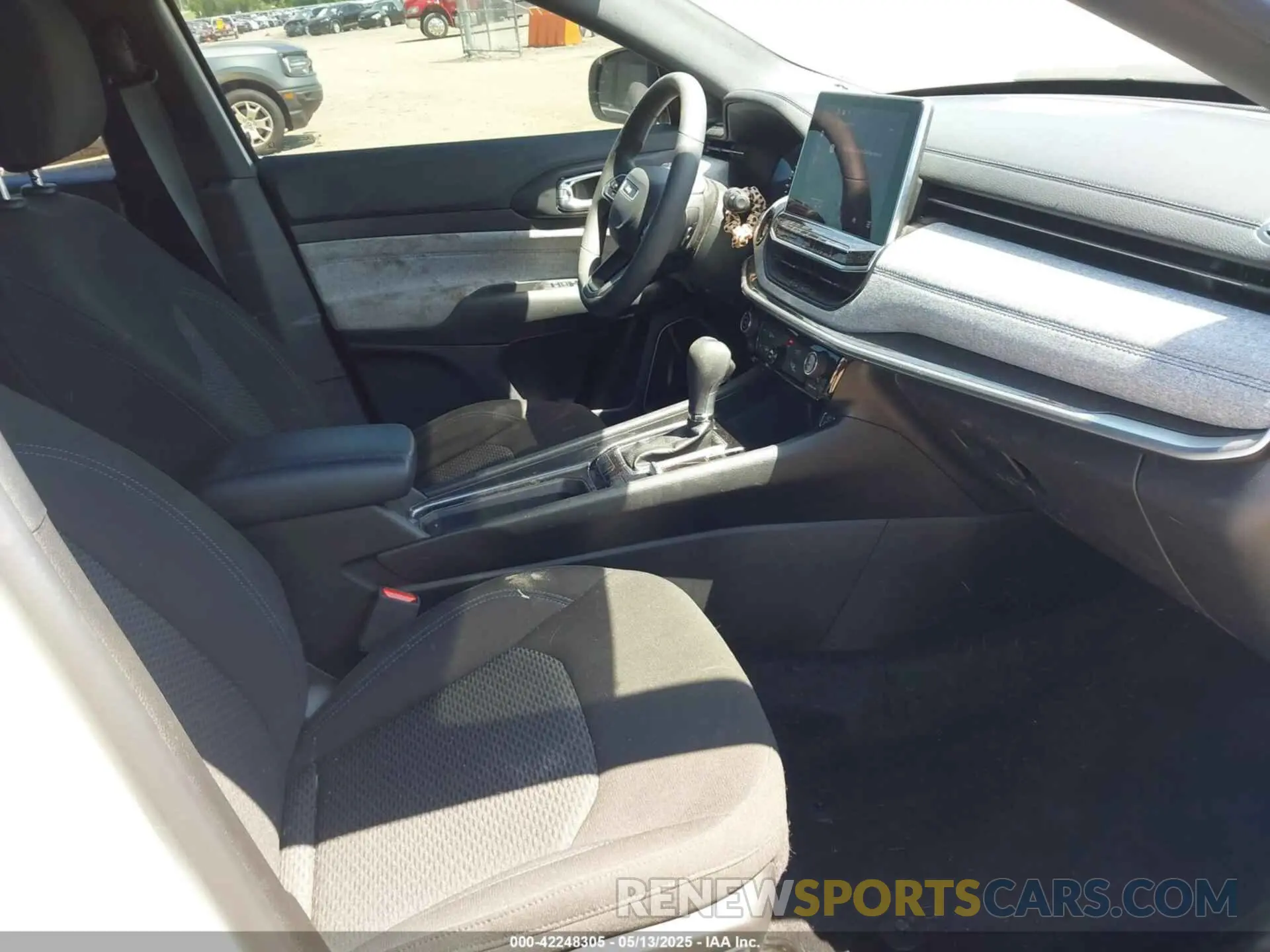 5 Фотография поврежденного автомобиля 3C4NJDANXRT166403 JEEP COMPASS 2024