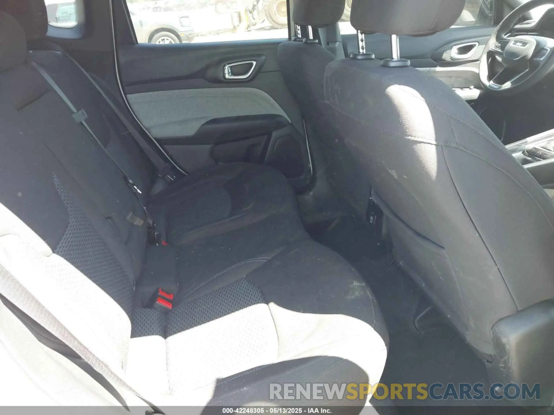 8 Фотография поврежденного автомобиля 3C4NJDANXRT166403 JEEP COMPASS 2024
