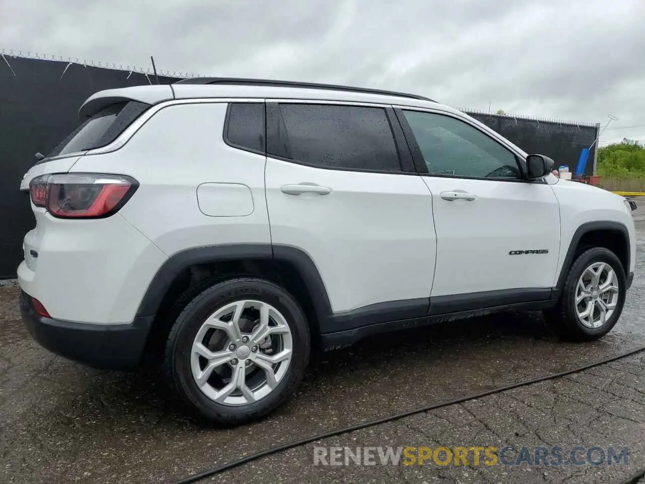3 Фотография поврежденного автомобиля 3C4NJDBN0RT111750 JEEP COMPASS 2024