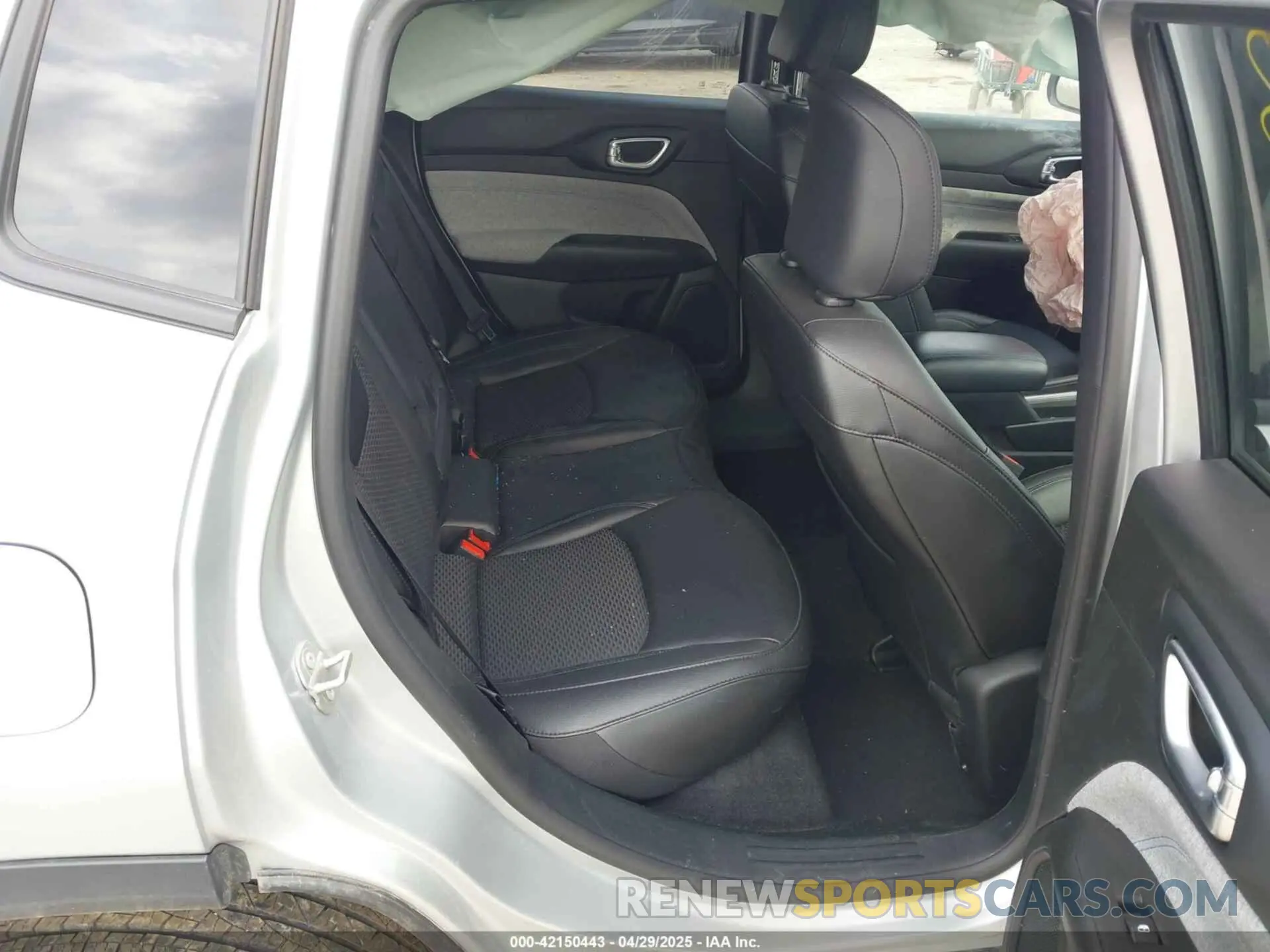 8 Фотография поврежденного автомобиля 3C4NJDBN0RT124448 JEEP COMPASS 2024
