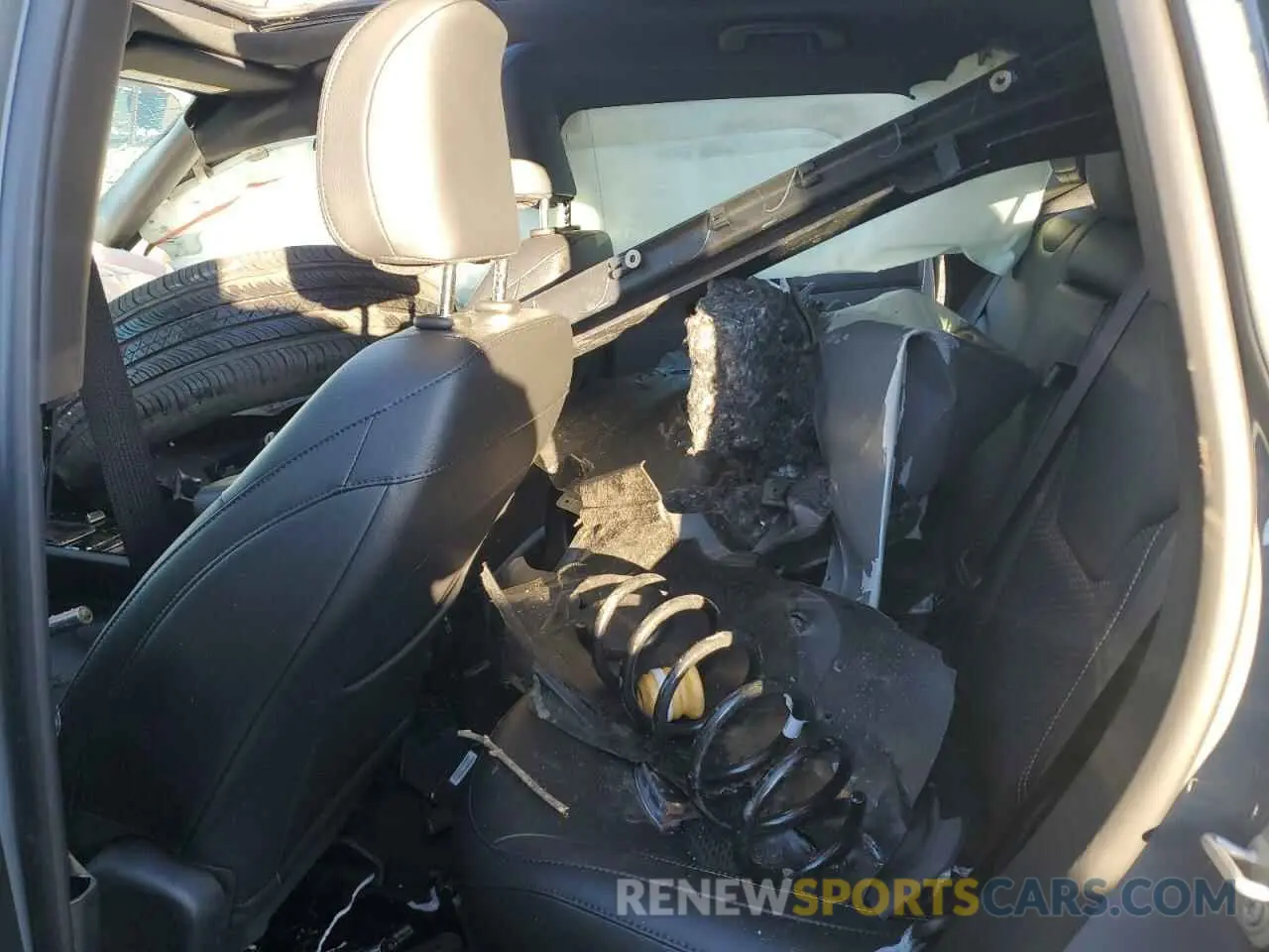 10 Photograph of a damaged car 3C4NJDBN0RT603212 JEEP COMPASS 2024