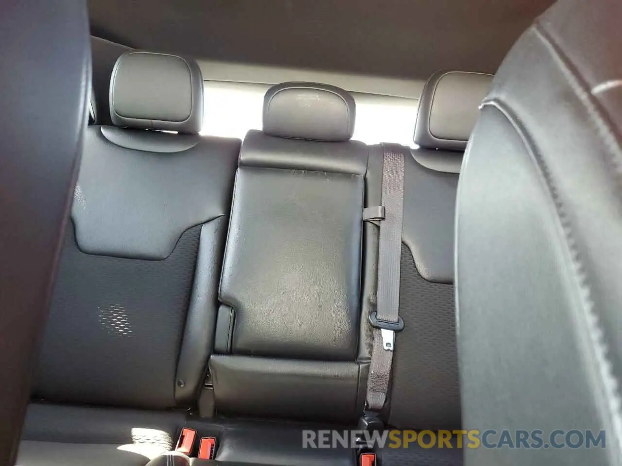 10 Photograph of a damaged car 3C4NJDBN0RT606644 JEEP COMPASS 2024