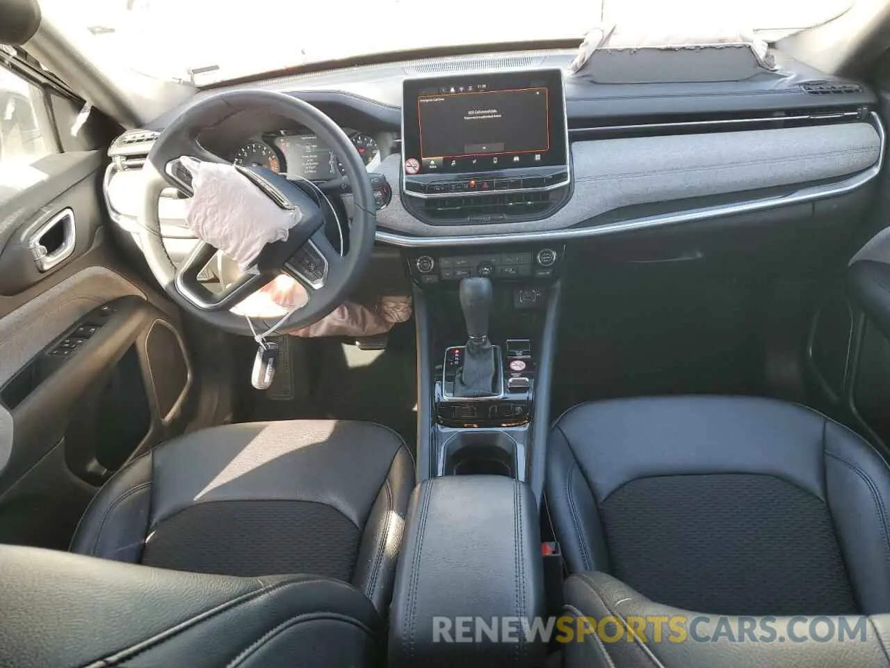 8 Фотография поврежденного автомобиля 3C4NJDBN1RT111109 JEEP COMPASS 2024