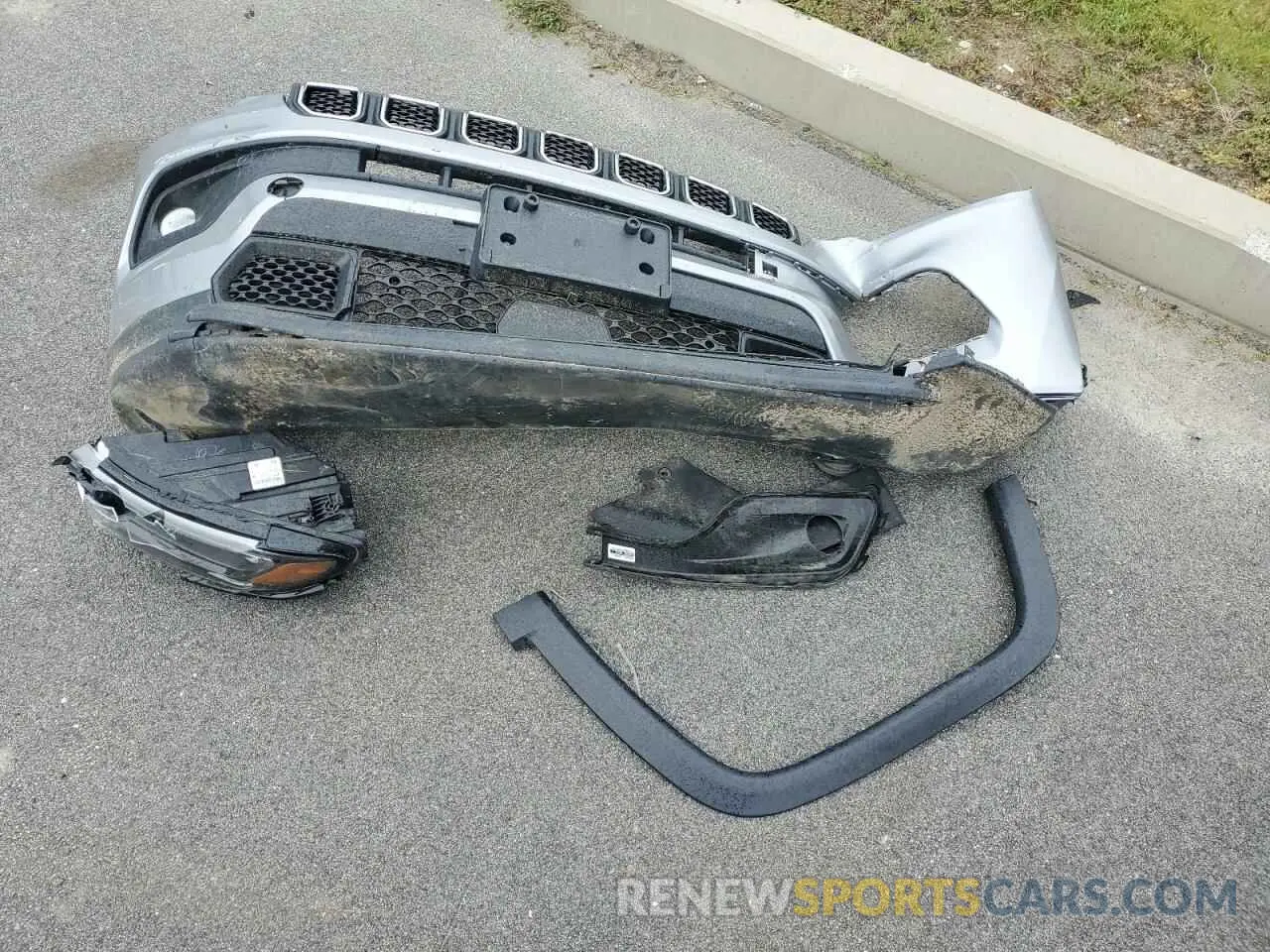 13 Photograph of a damaged car 3C4NJDBN1RT606345 JEEP COMPASS 2024