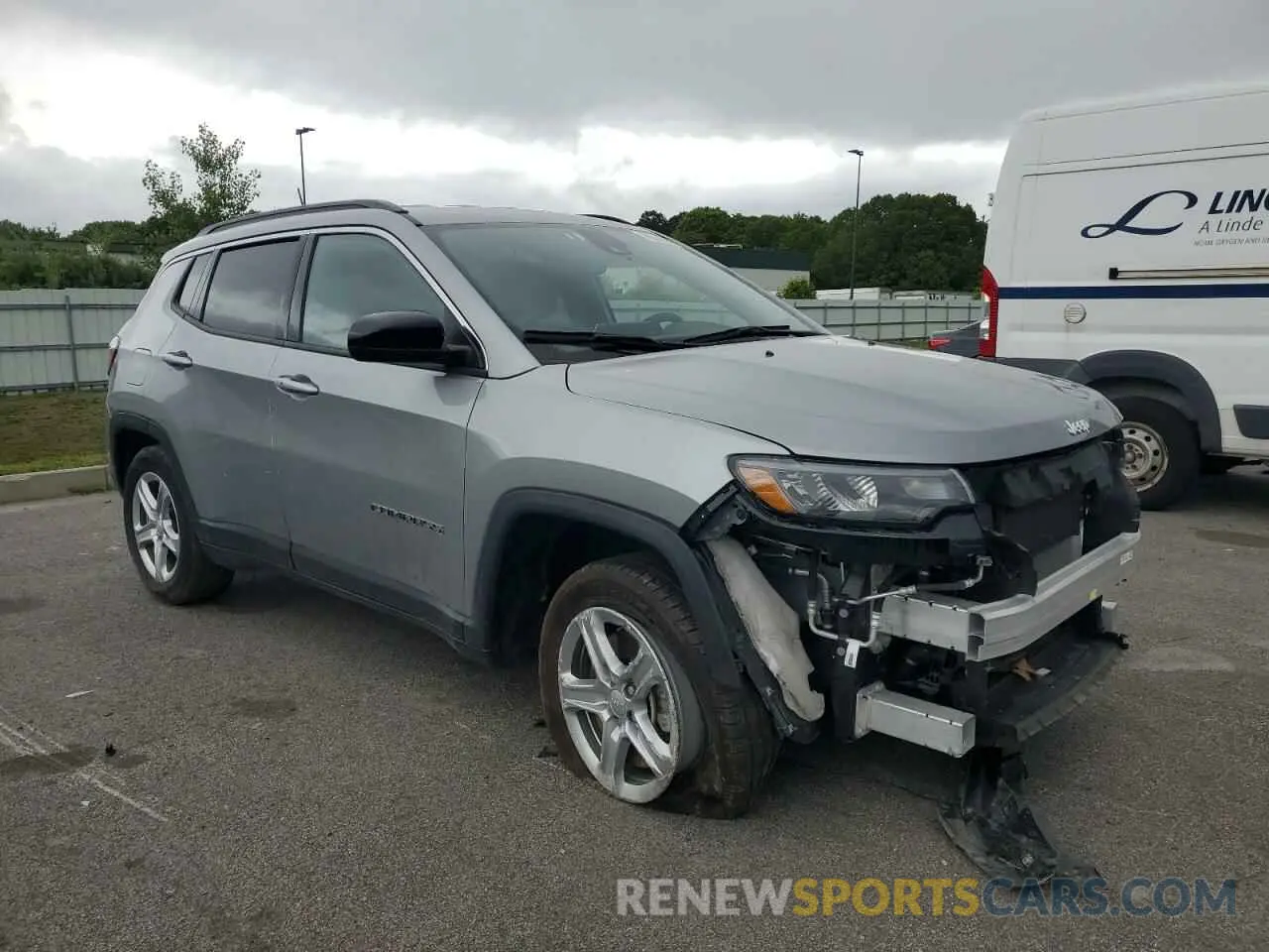 4 Photograph of a damaged car 3C4NJDBN1RT606345 JEEP COMPASS 2024