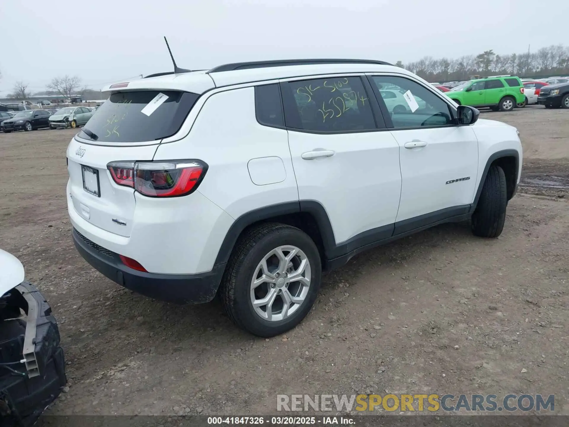 4 Фотография поврежденного автомобиля 3C4NJDBN2RT105075 JEEP COMPASS 2024
