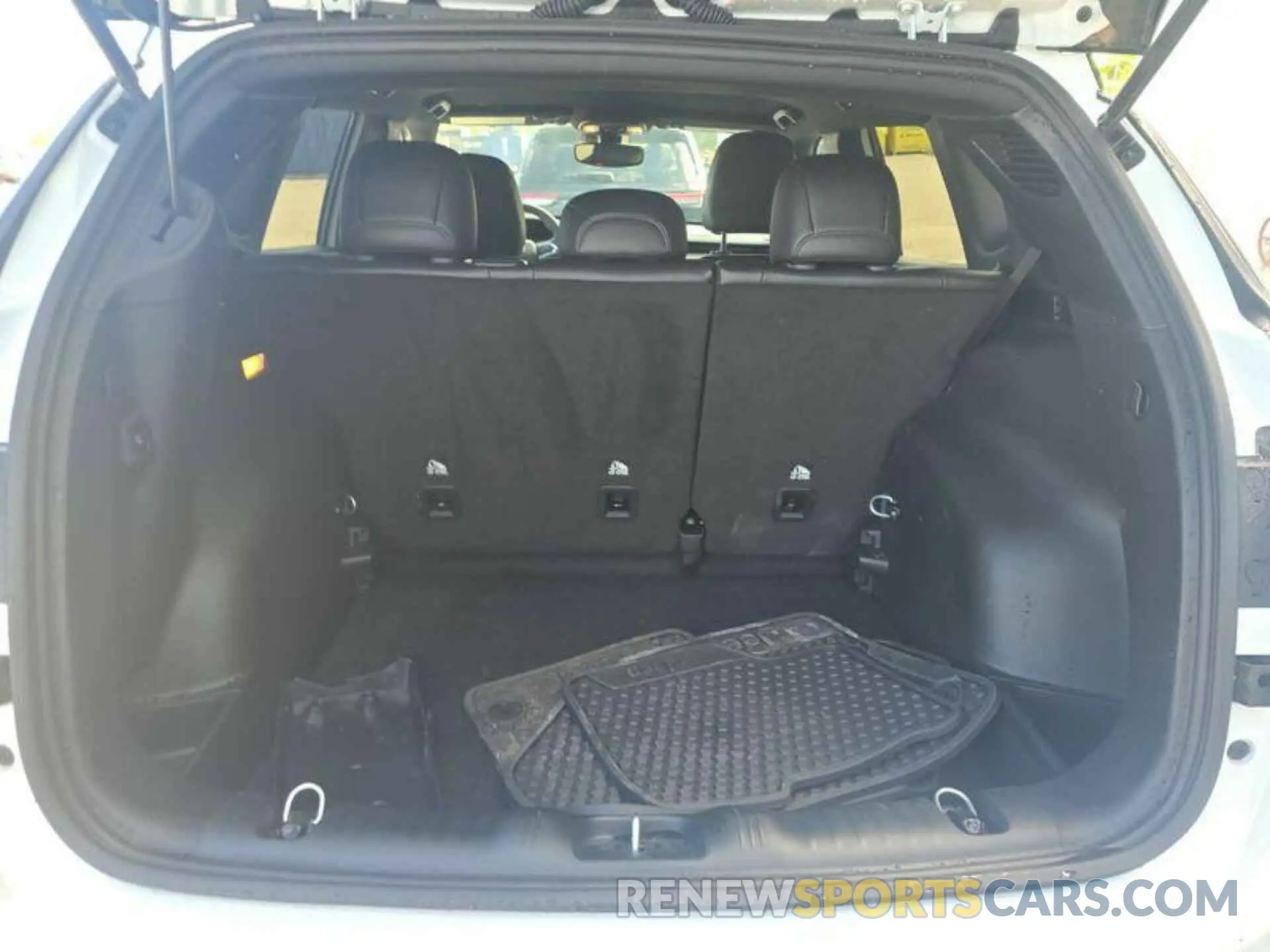 11 Photograph of a damaged car 3C4NJDBN2RT115542 JEEP COMPASS 2024