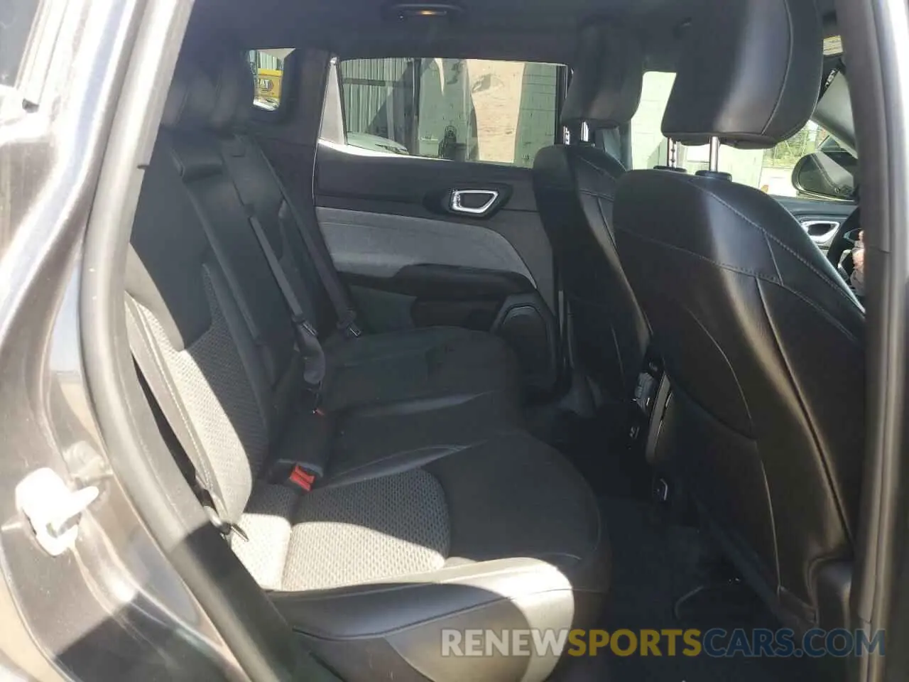 11 Фотография поврежденного автомобиля 3C4NJDBN2RT586672 JEEP COMPASS 2024