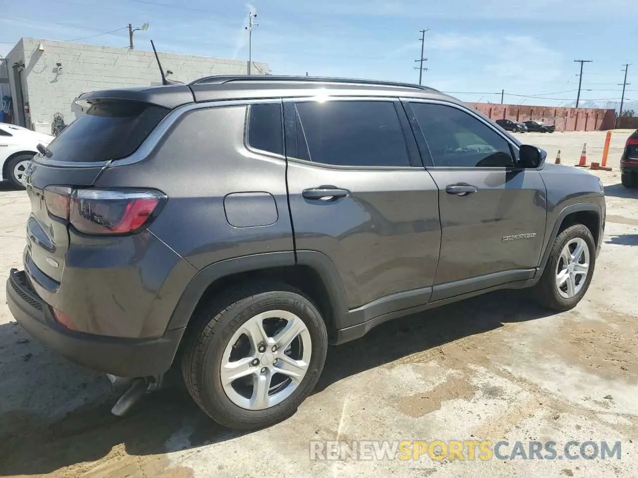 3 Фотография поврежденного автомобиля 3C4NJDBN2RT586672 JEEP COMPASS 2024