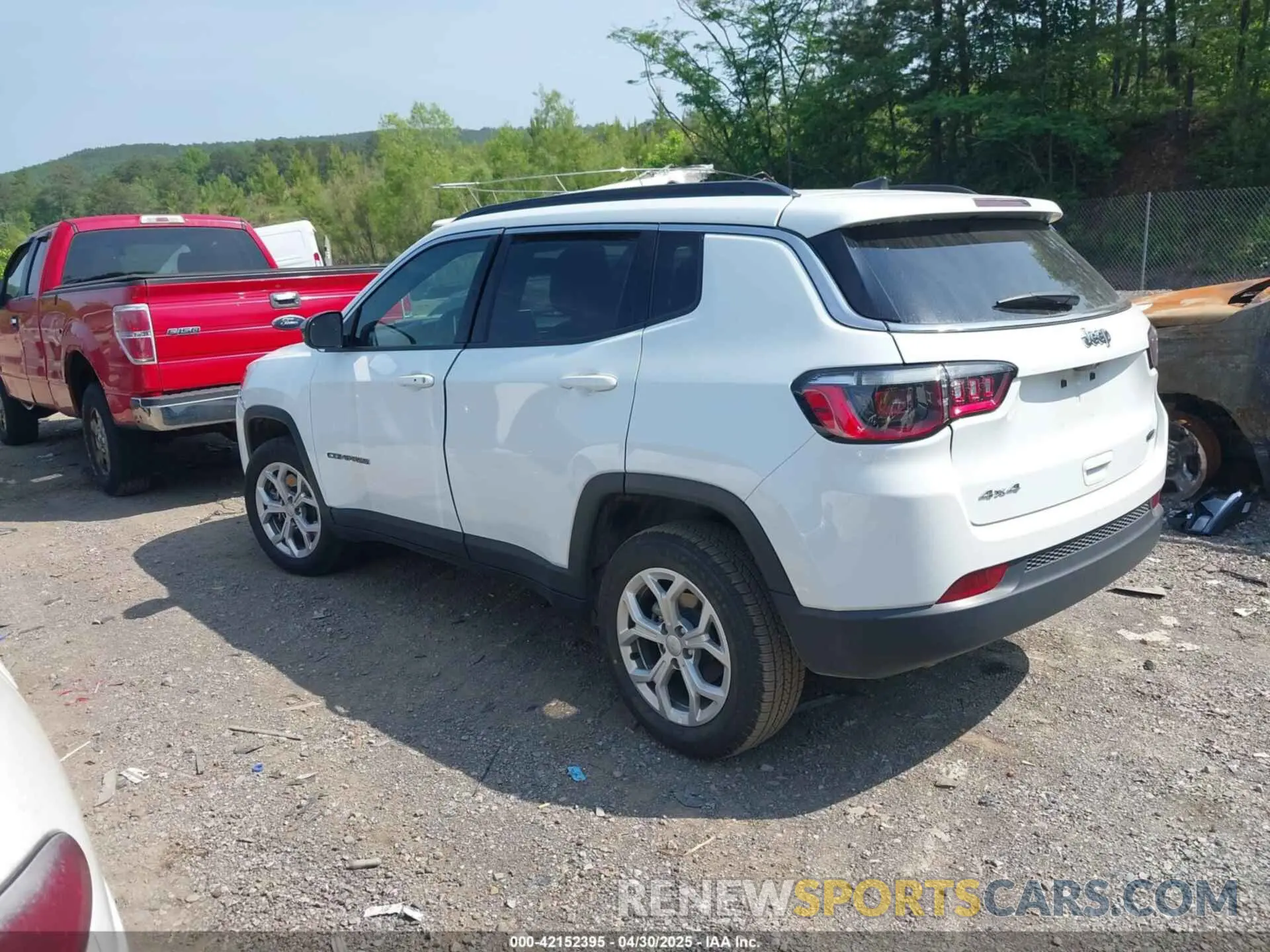 3 Фотография поврежденного автомобиля 3C4NJDBN4RT124422 JEEP COMPASS 2024