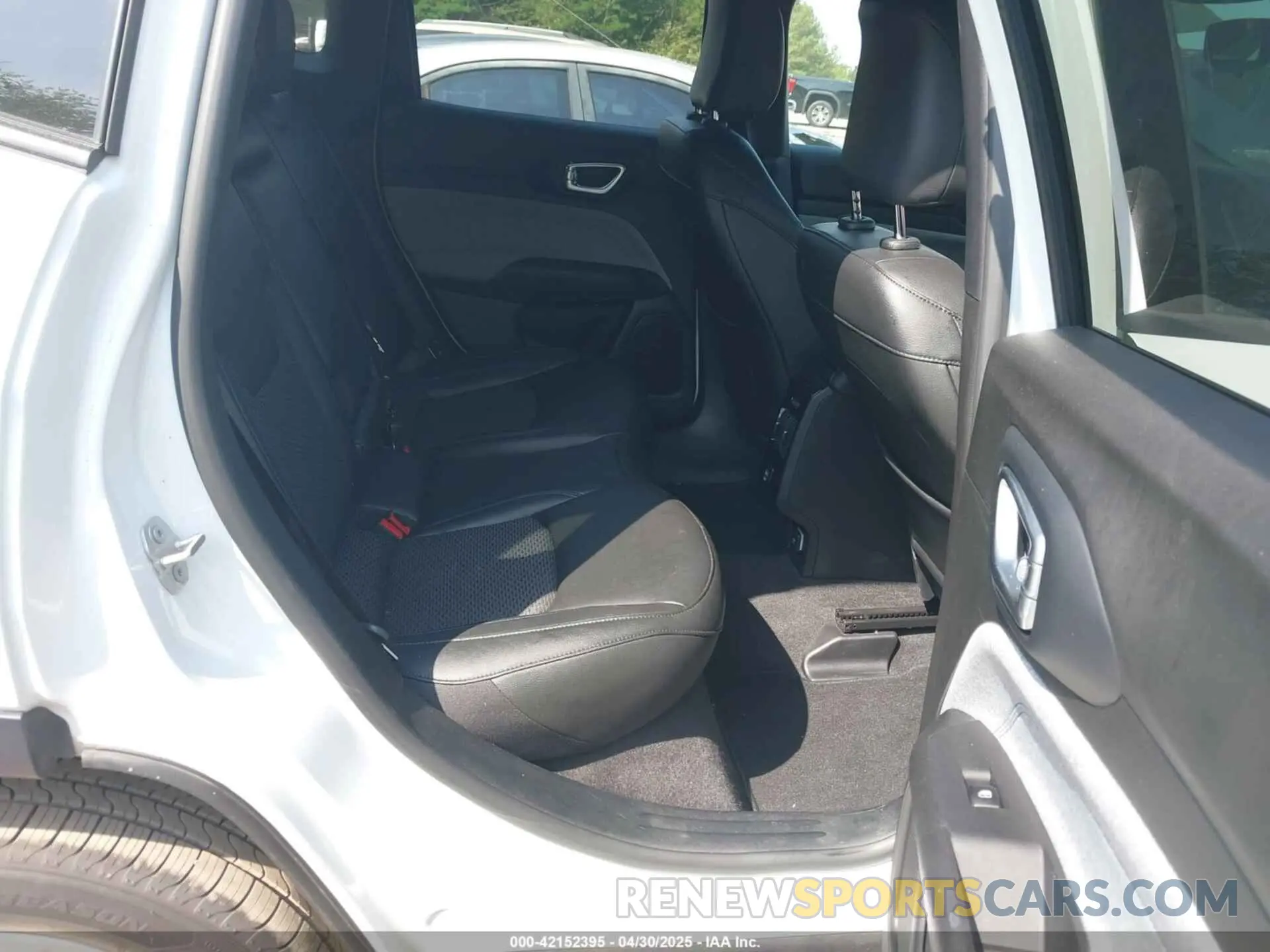 8 Фотография поврежденного автомобиля 3C4NJDBN4RT124422 JEEP COMPASS 2024