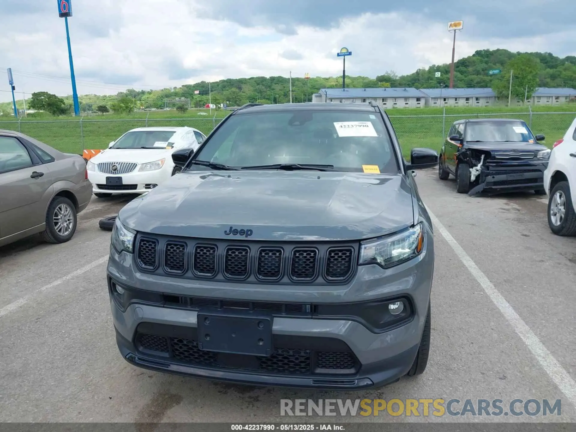13 Photograph of a damaged car 3C4NJDBN4RT578170 JEEP COMPASS 2024