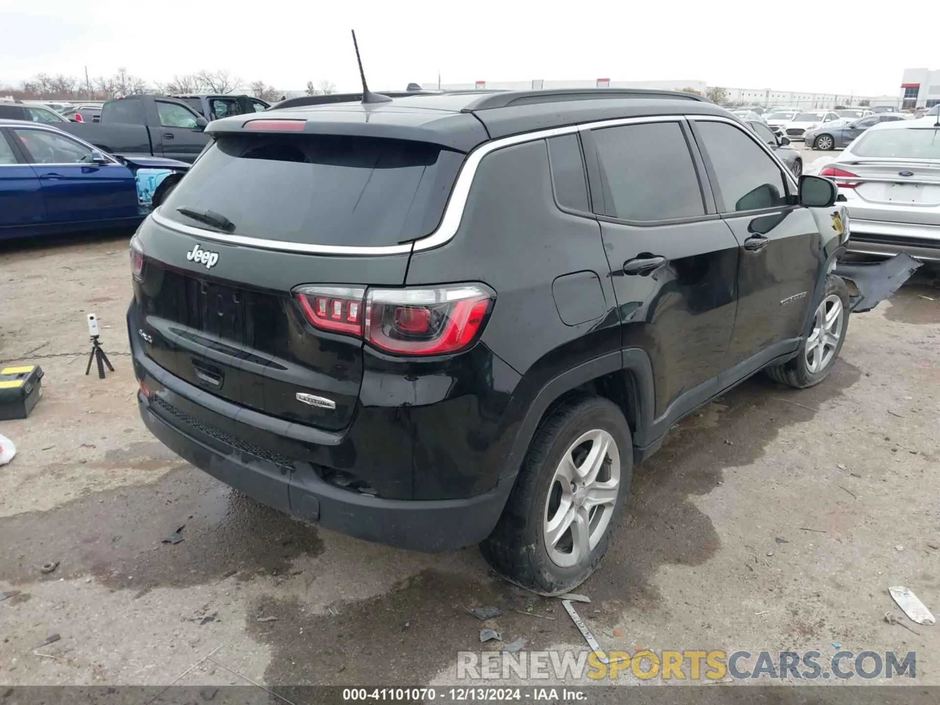 4 Фотография поврежденного автомобиля 3C4NJDBN4RT582560 JEEP COMPASS 2024