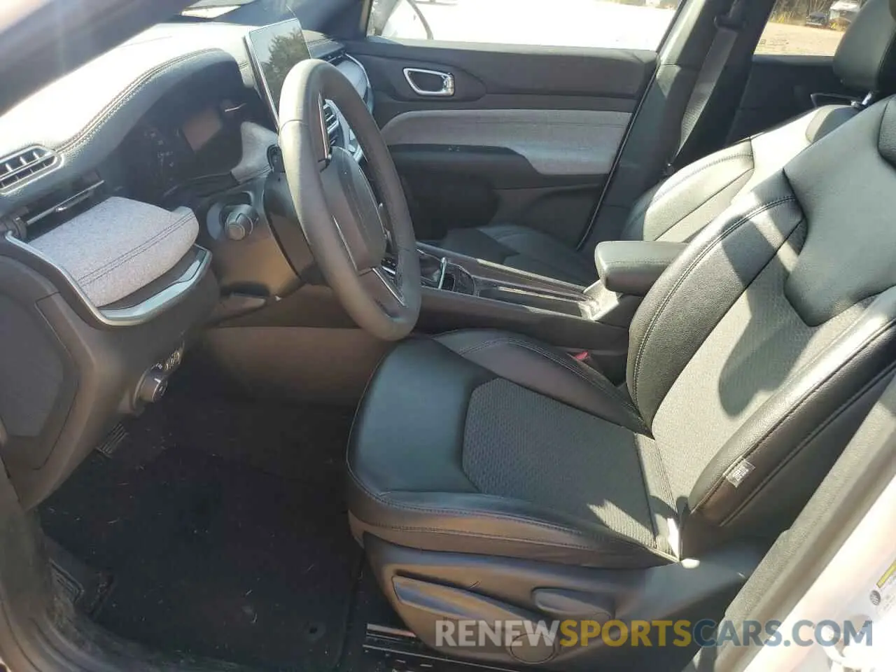 7 Фотография поврежденного автомобиля 3C4NJDBN4RT605092 JEEP COMPASS 2024