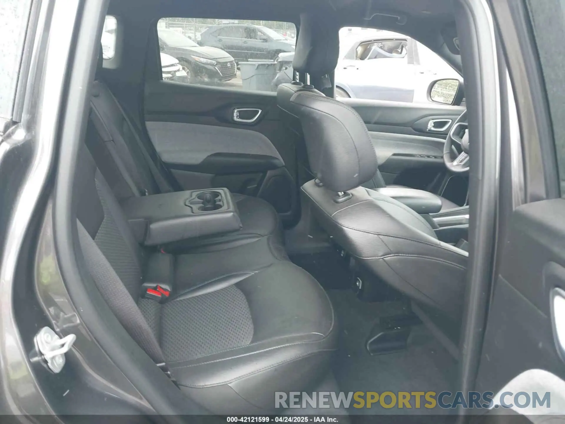 8 Фотография поврежденного автомобиля 3C4NJDBN5RT605456 JEEP COMPASS 2024