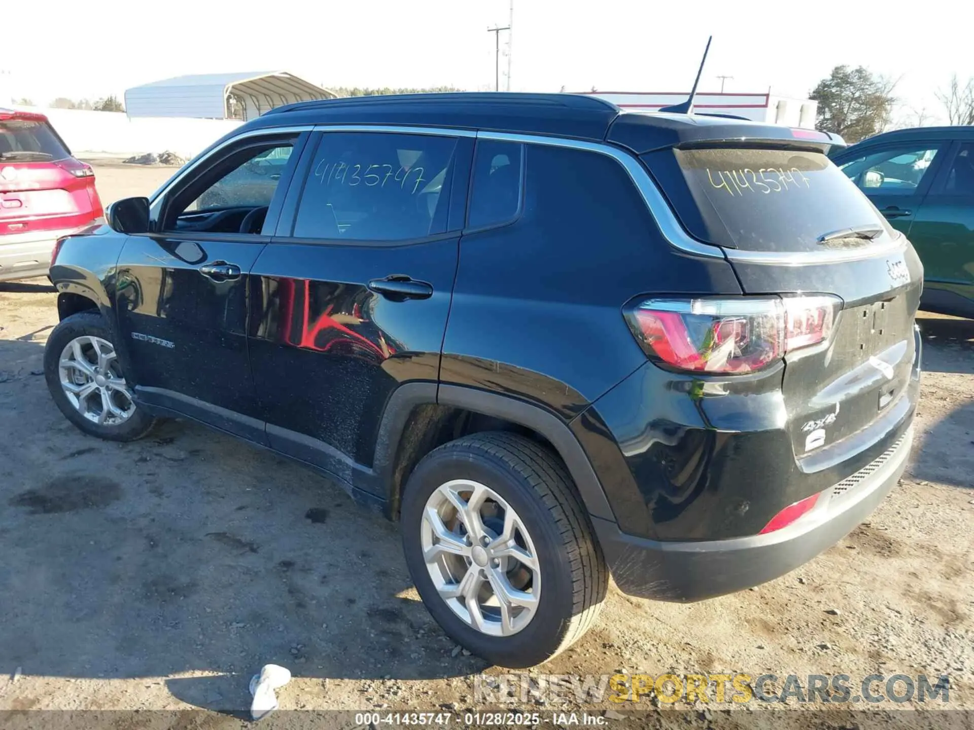 3 Фотография поврежденного автомобиля 3C4NJDBN7RT115438 JEEP COMPASS 2024