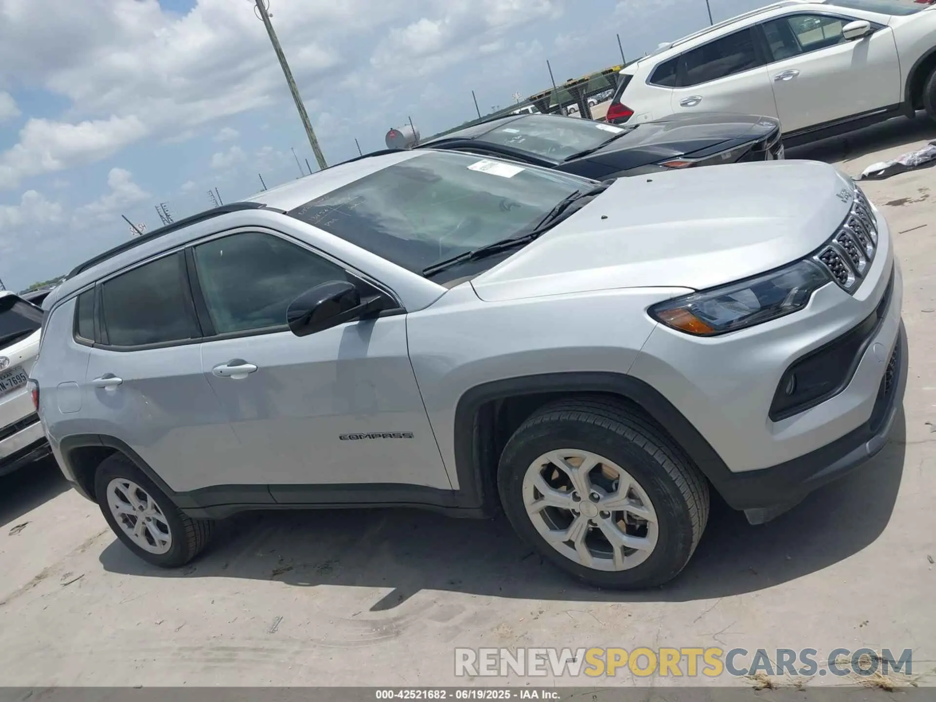 13 Фотография поврежденного автомобиля 3C4NJDBN8RT107008 JEEP COMPASS 2024